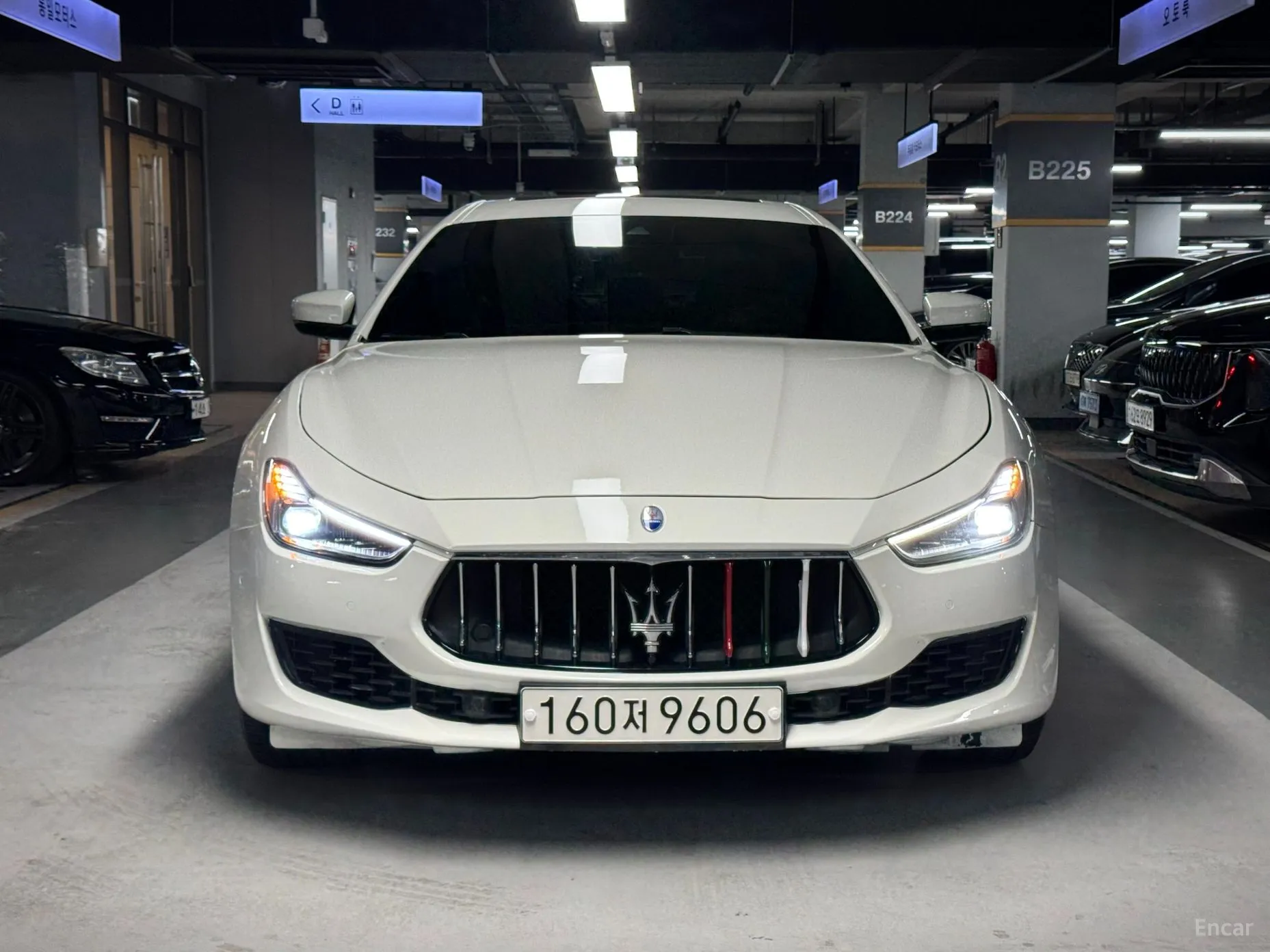 Maserati Ghibli превью 3