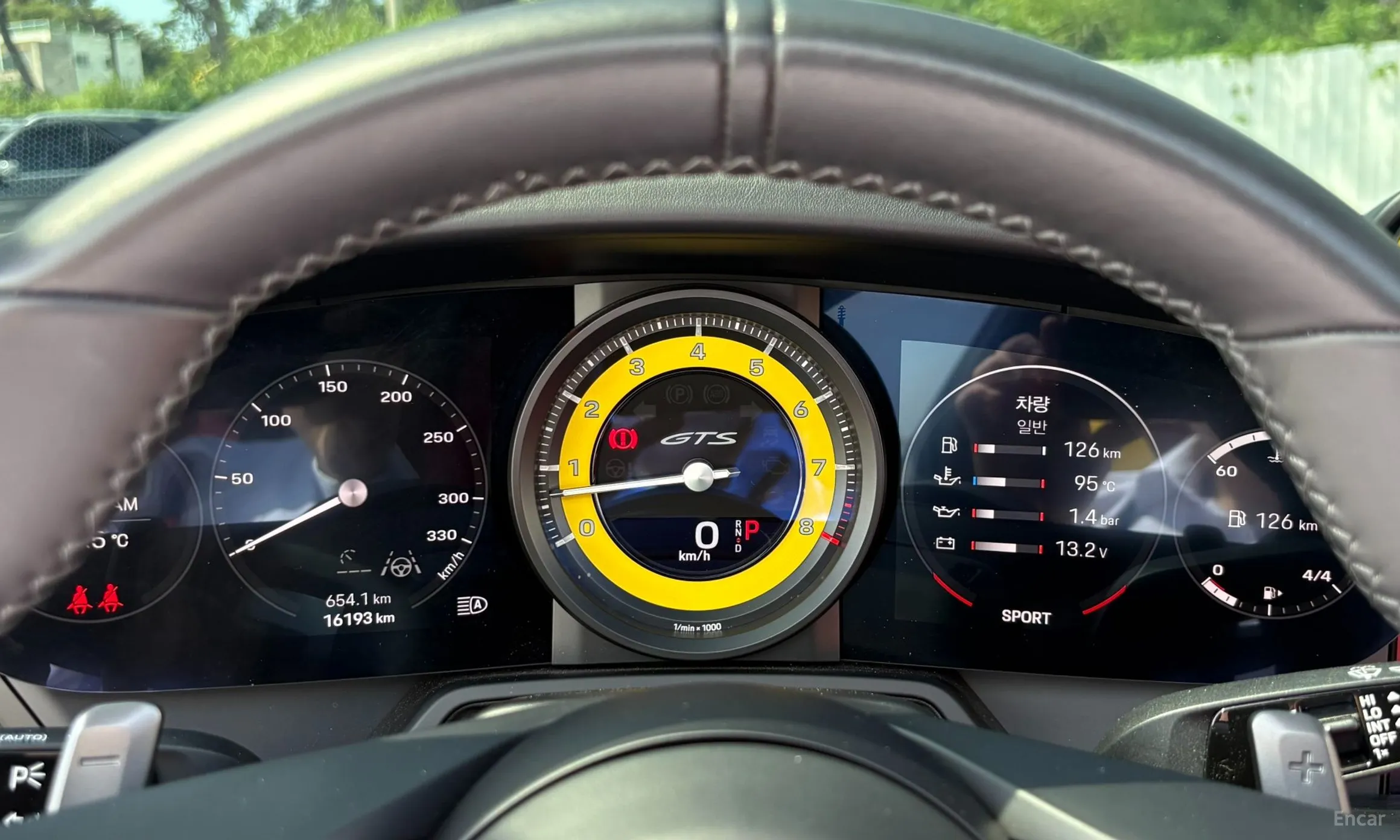 Porsche 911 (992) превью 15