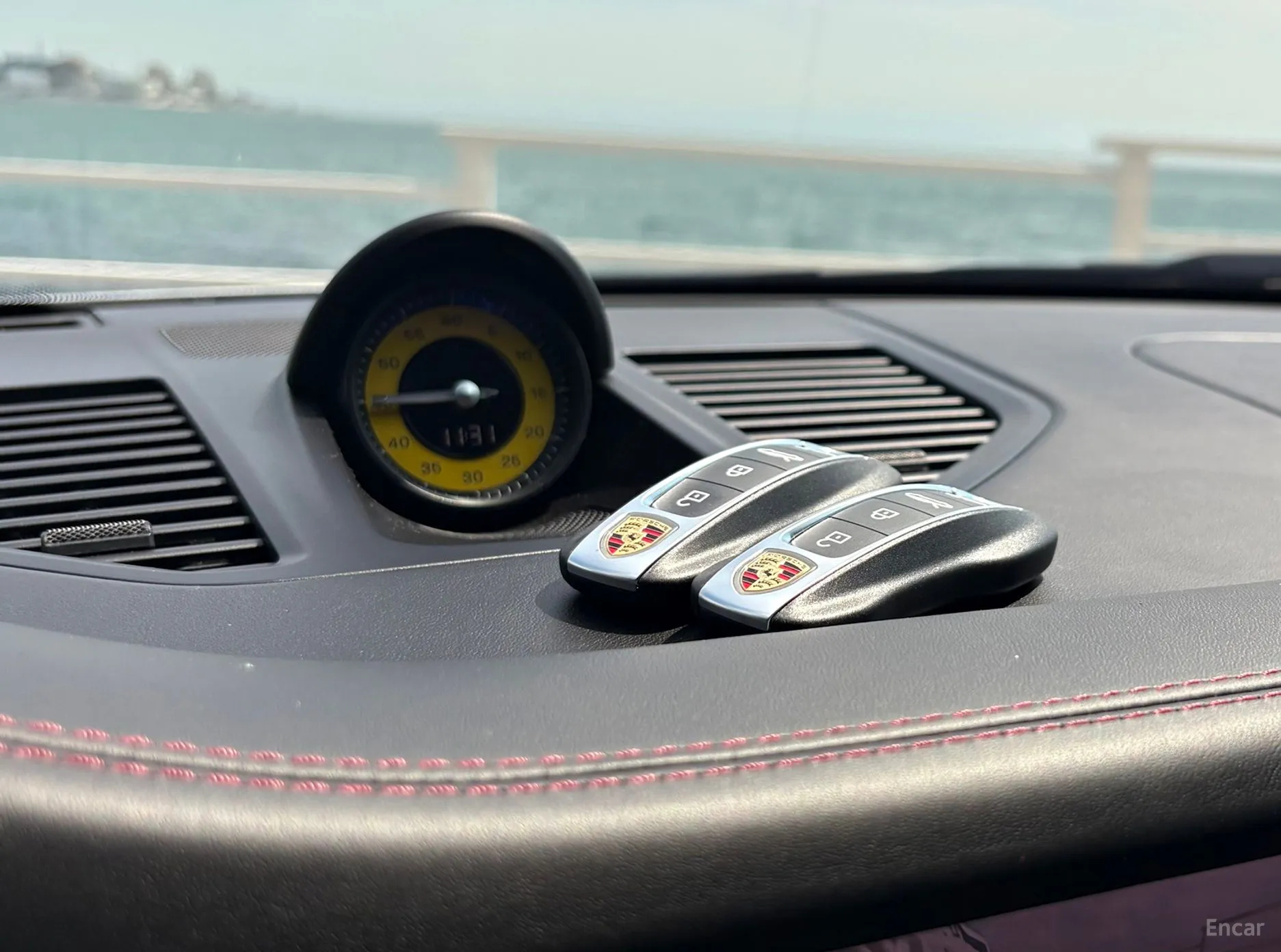Porsche 911 (992) превью 16