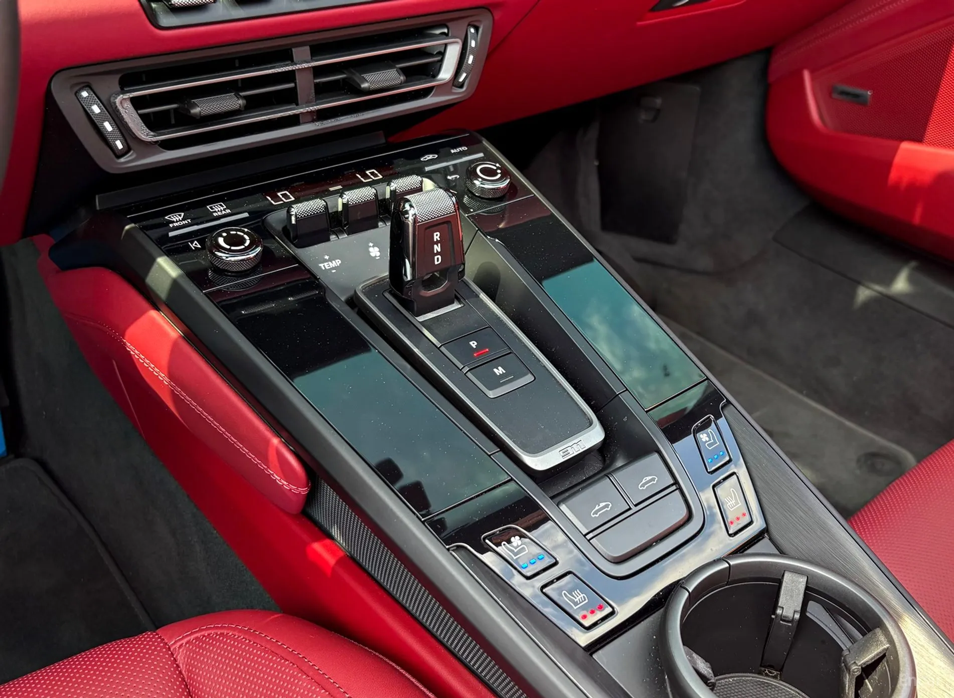 Porsche 911 (992) превью 18