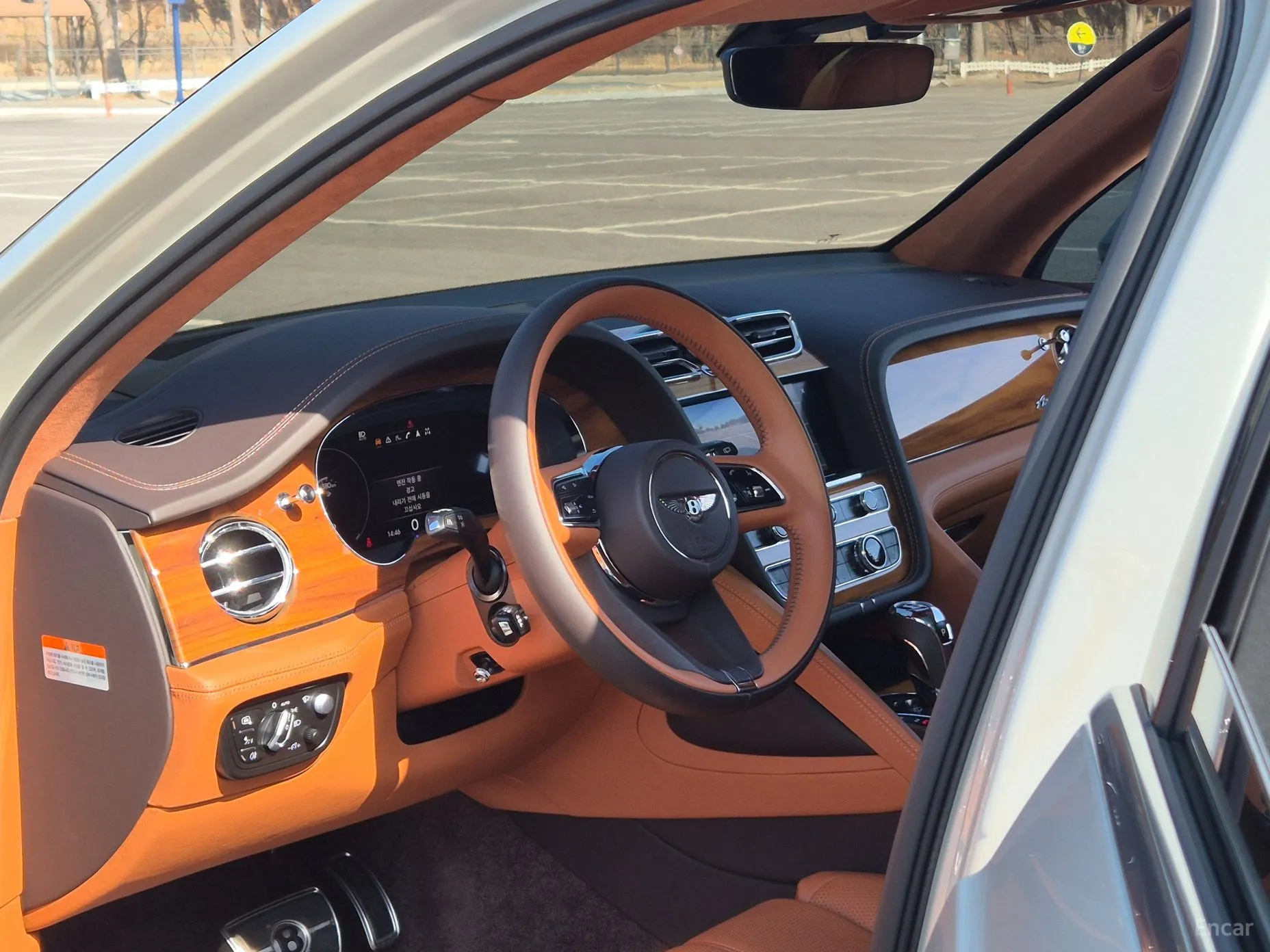 Bentley Bentayga превью 11