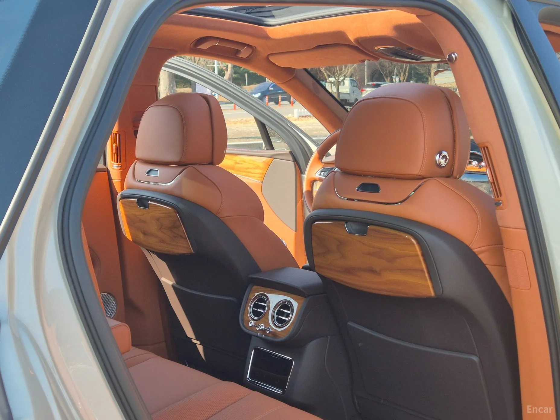Bentley Bentayga превью 16