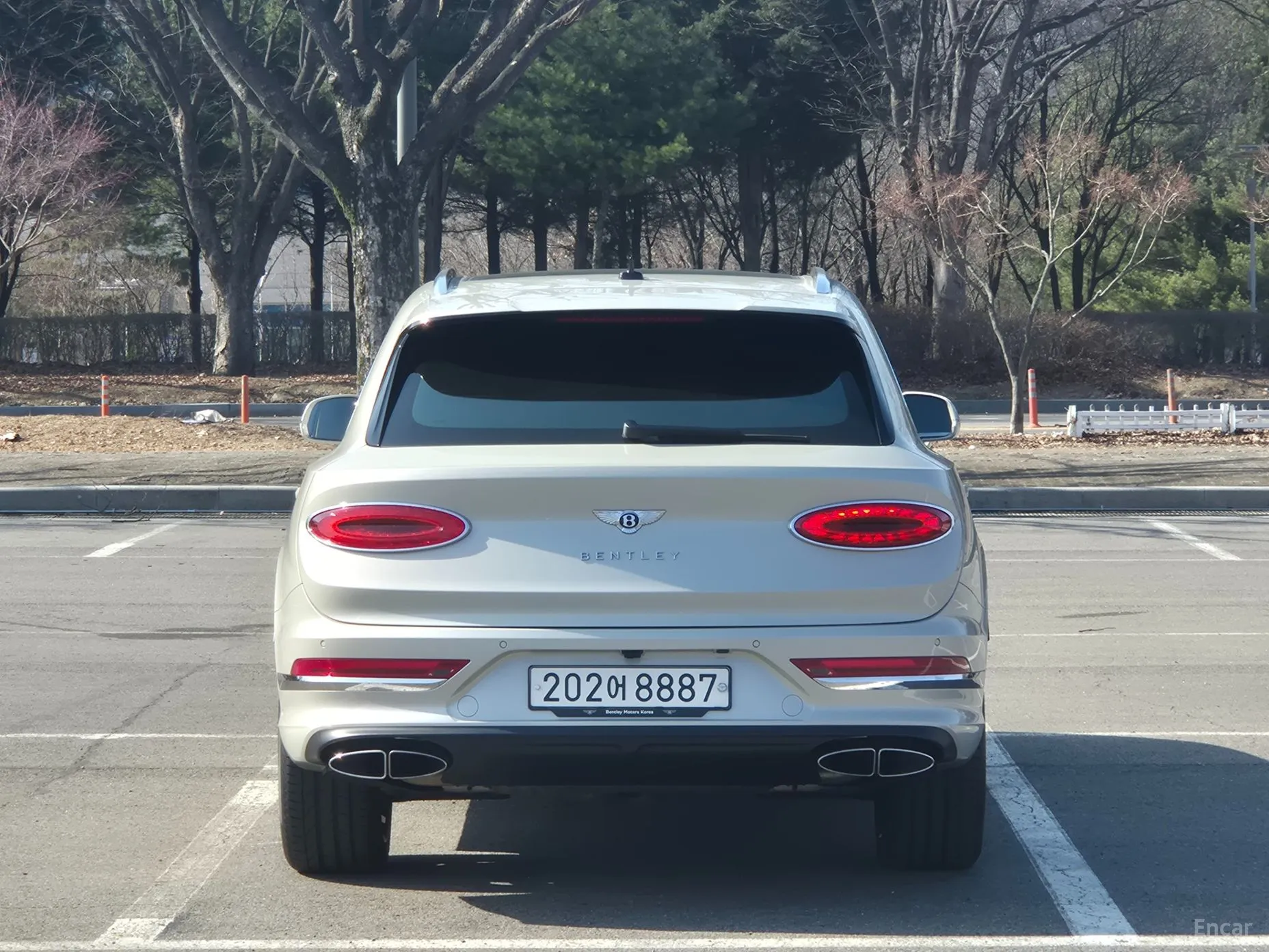 Bentley Bentayga превью 4