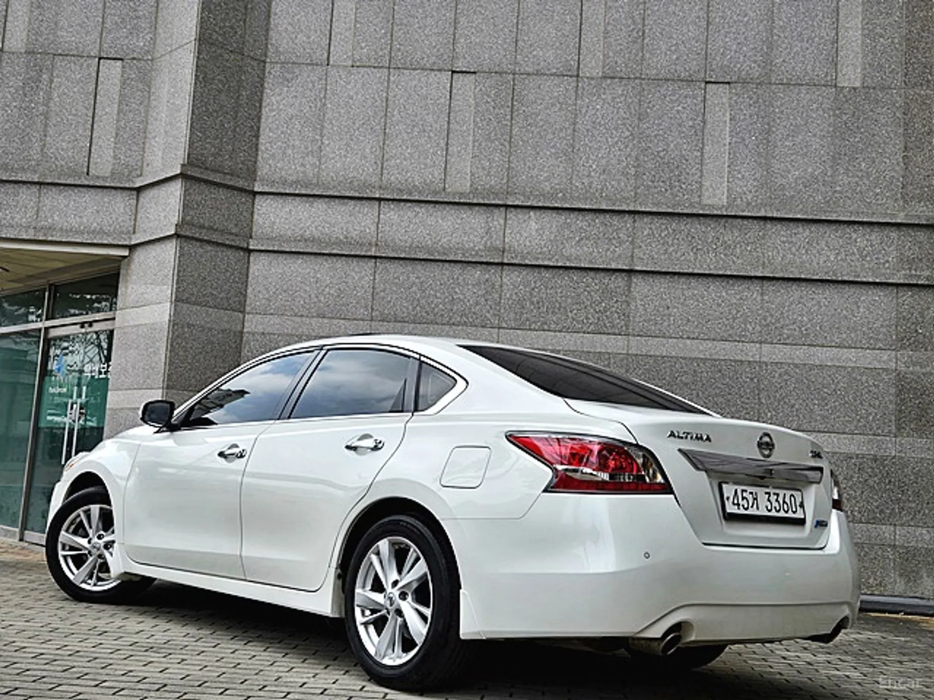 Nissan Altima превью 11