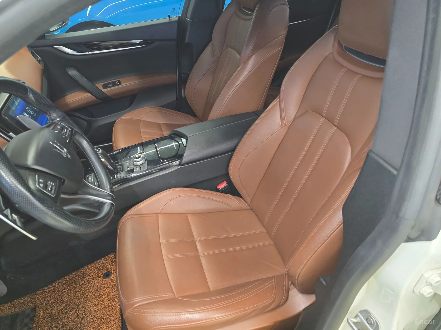 Maserati Ghibli превью 10