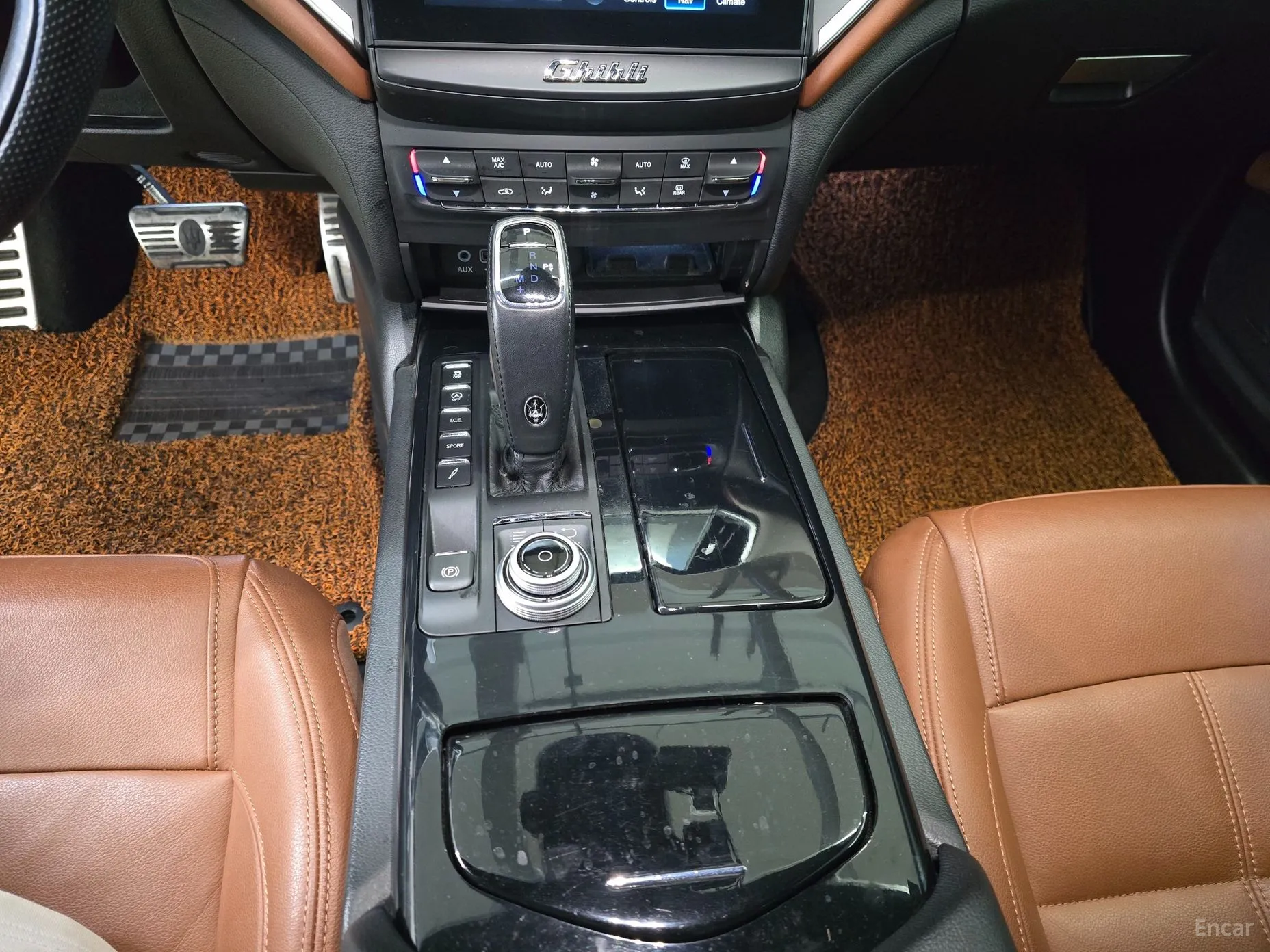 Maserati Ghibli превью 12