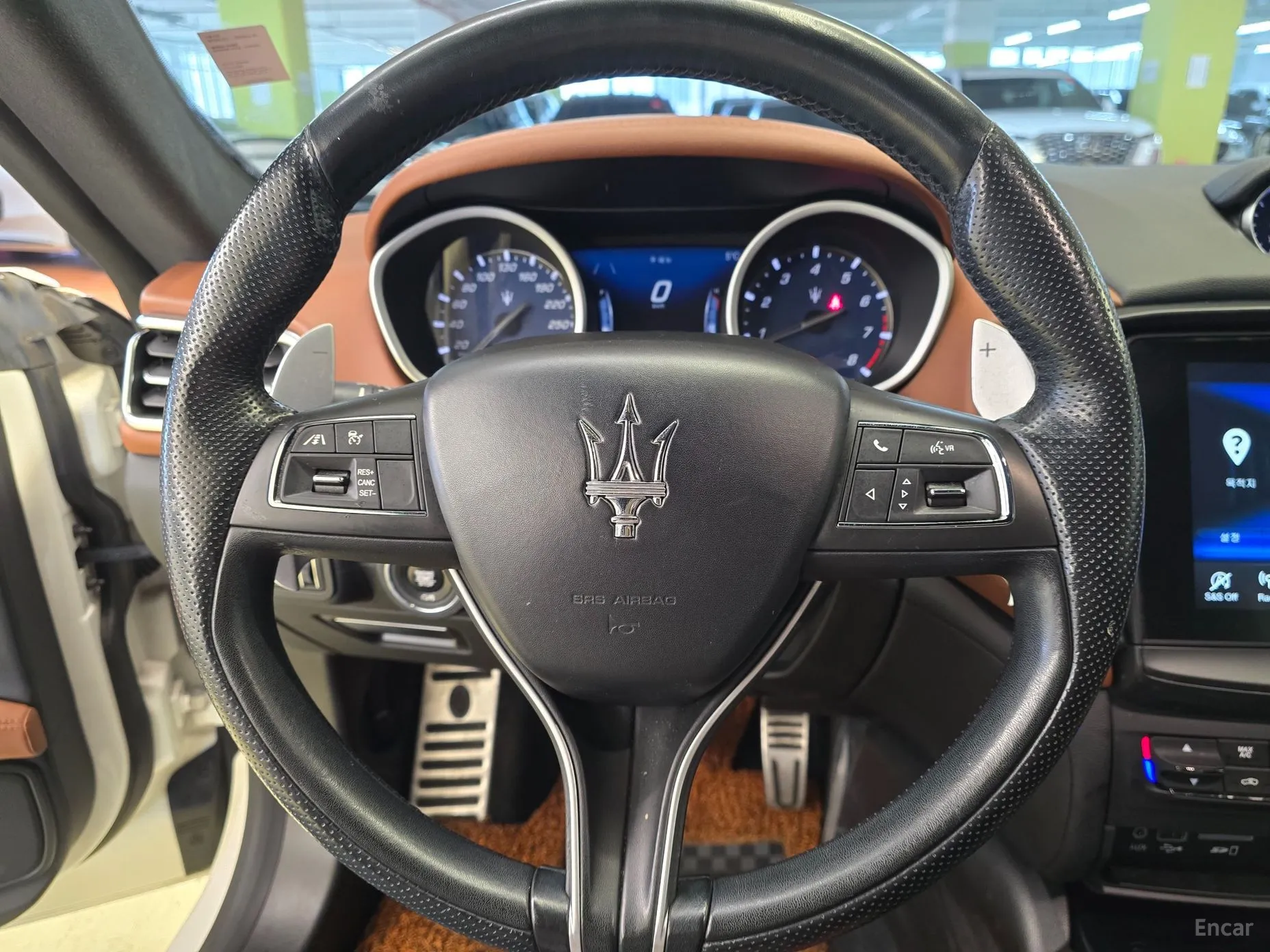 Maserati Ghibli превью 14