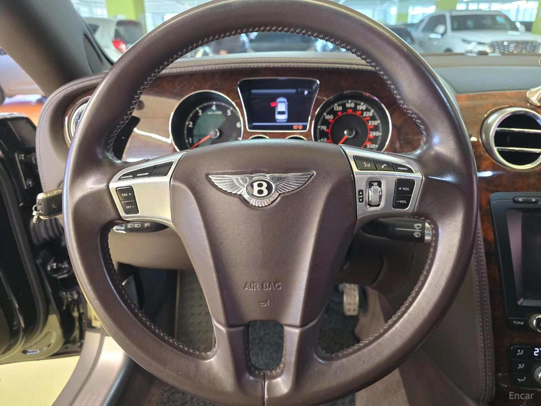 Bentley Flying Spur Gen 1 превью 14