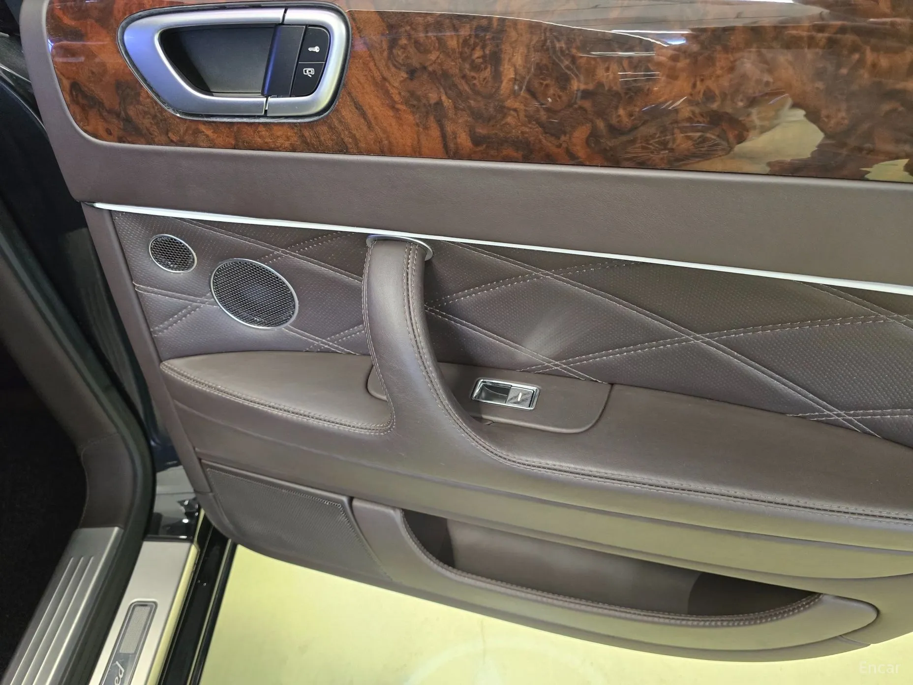 Bentley Flying Spur Gen 1 превью 16
