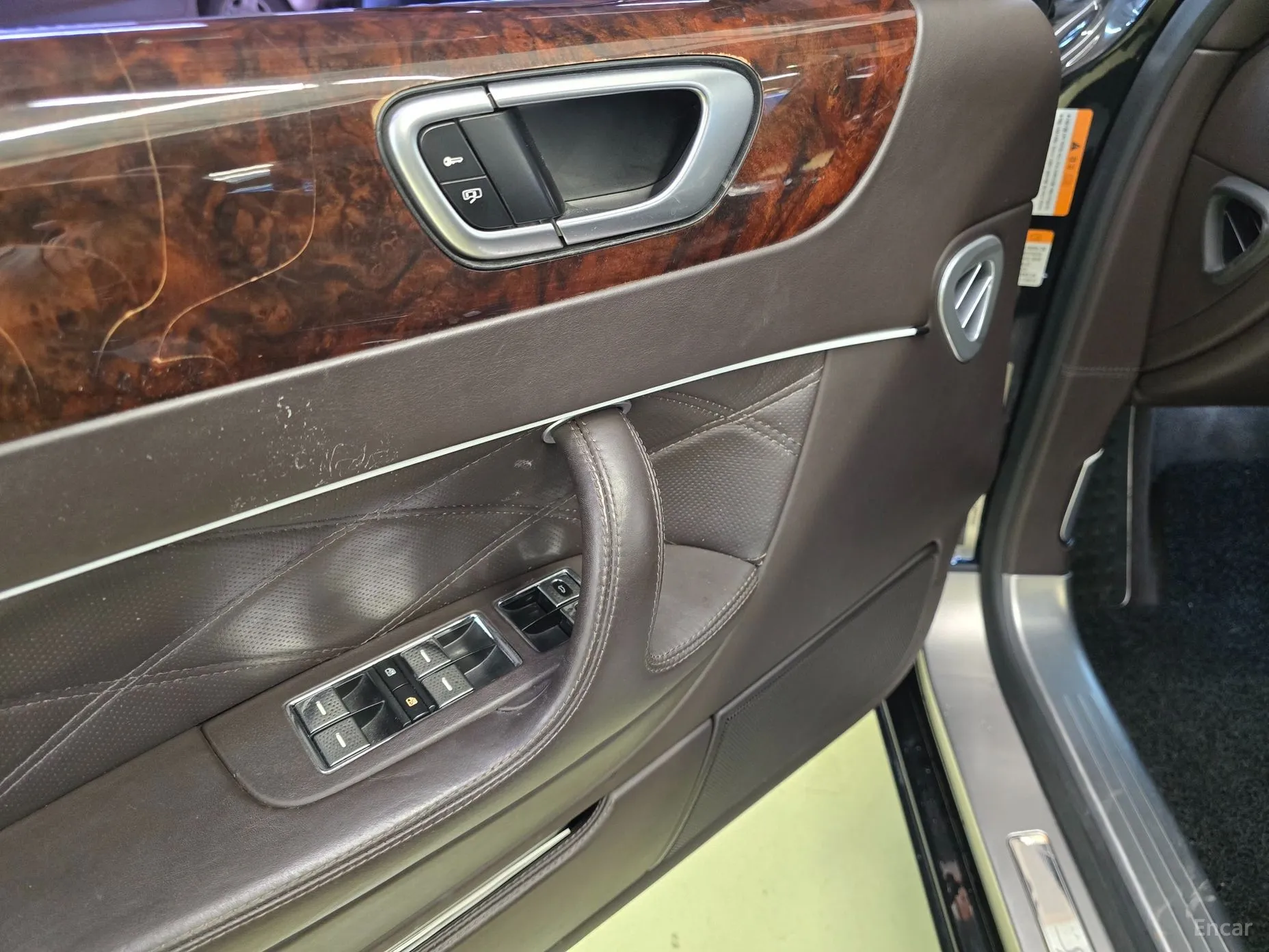 Bentley Flying Spur Gen 1 превью 17