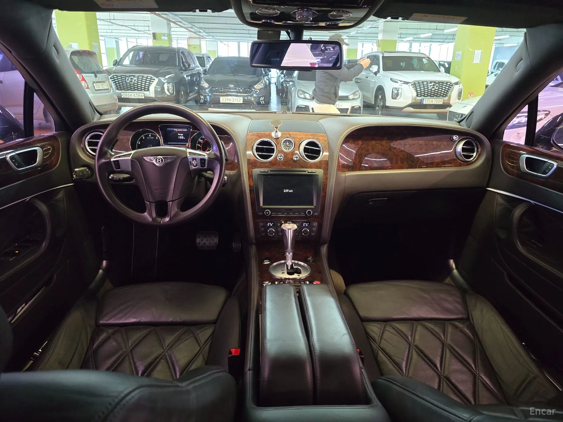 Bentley Flying Spur Gen 1 превью 7