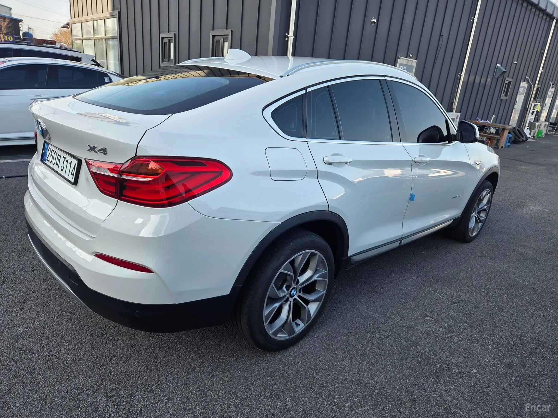 BMW X4 (F26) превью 9