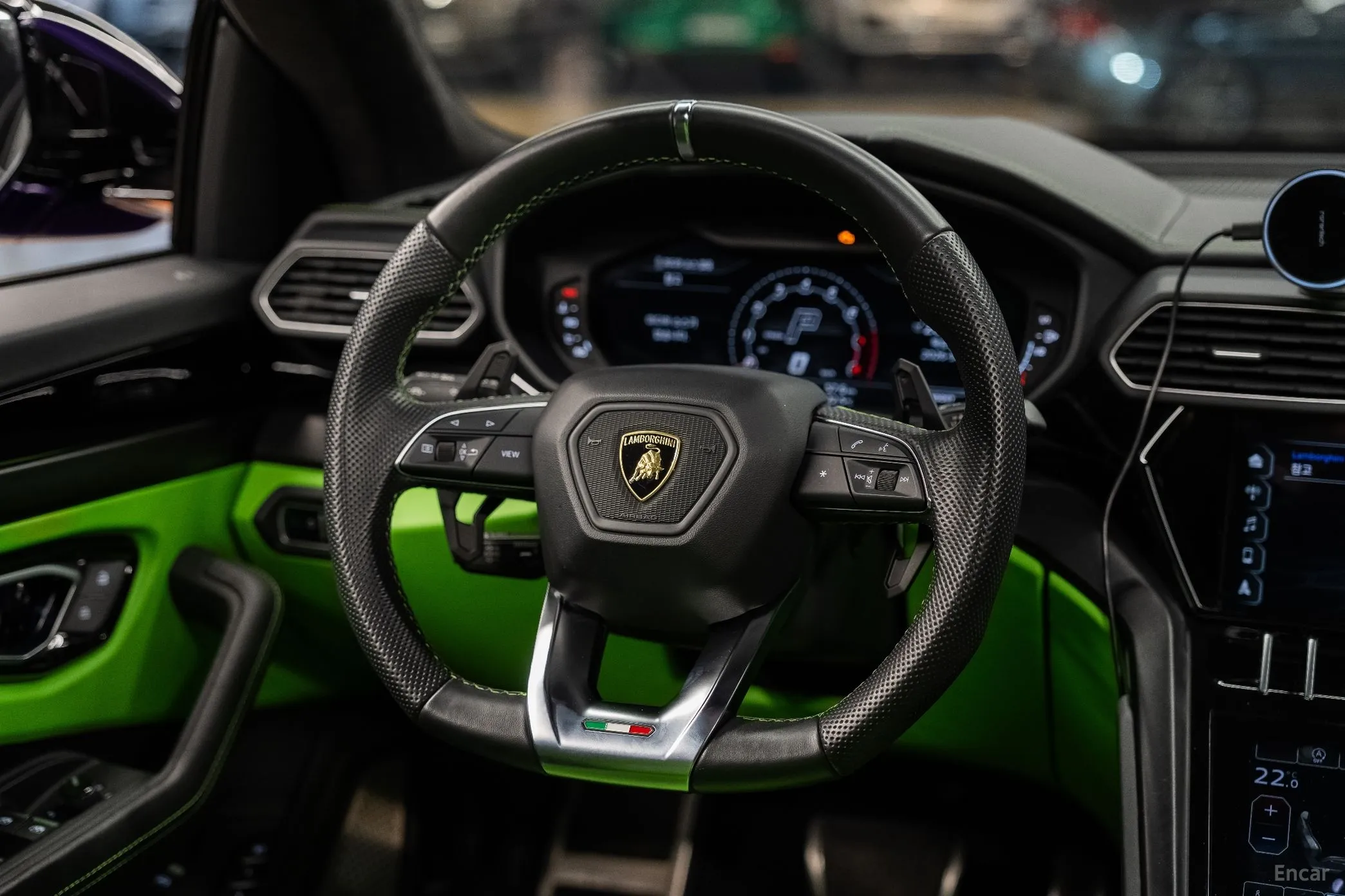 Lamborghini Urus превью 9