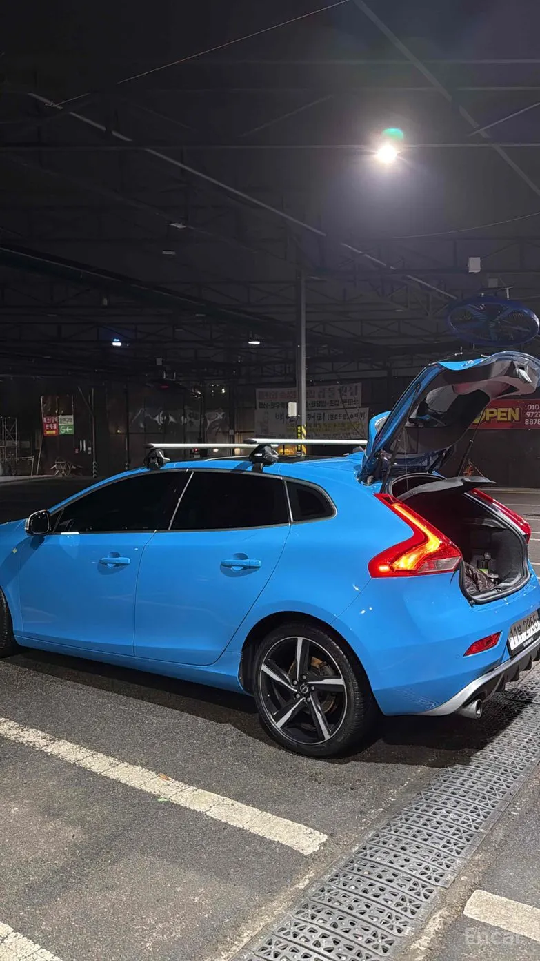 Volvo V40 превью 6