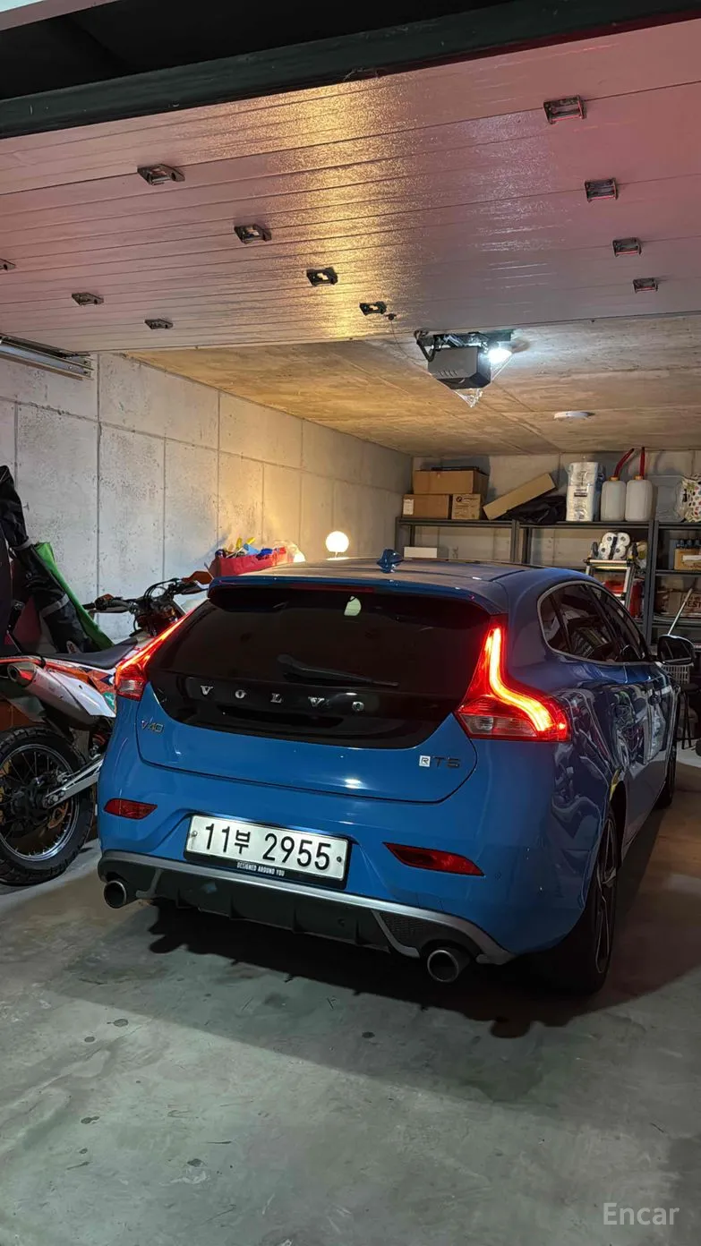 Volvo V40 превью 9