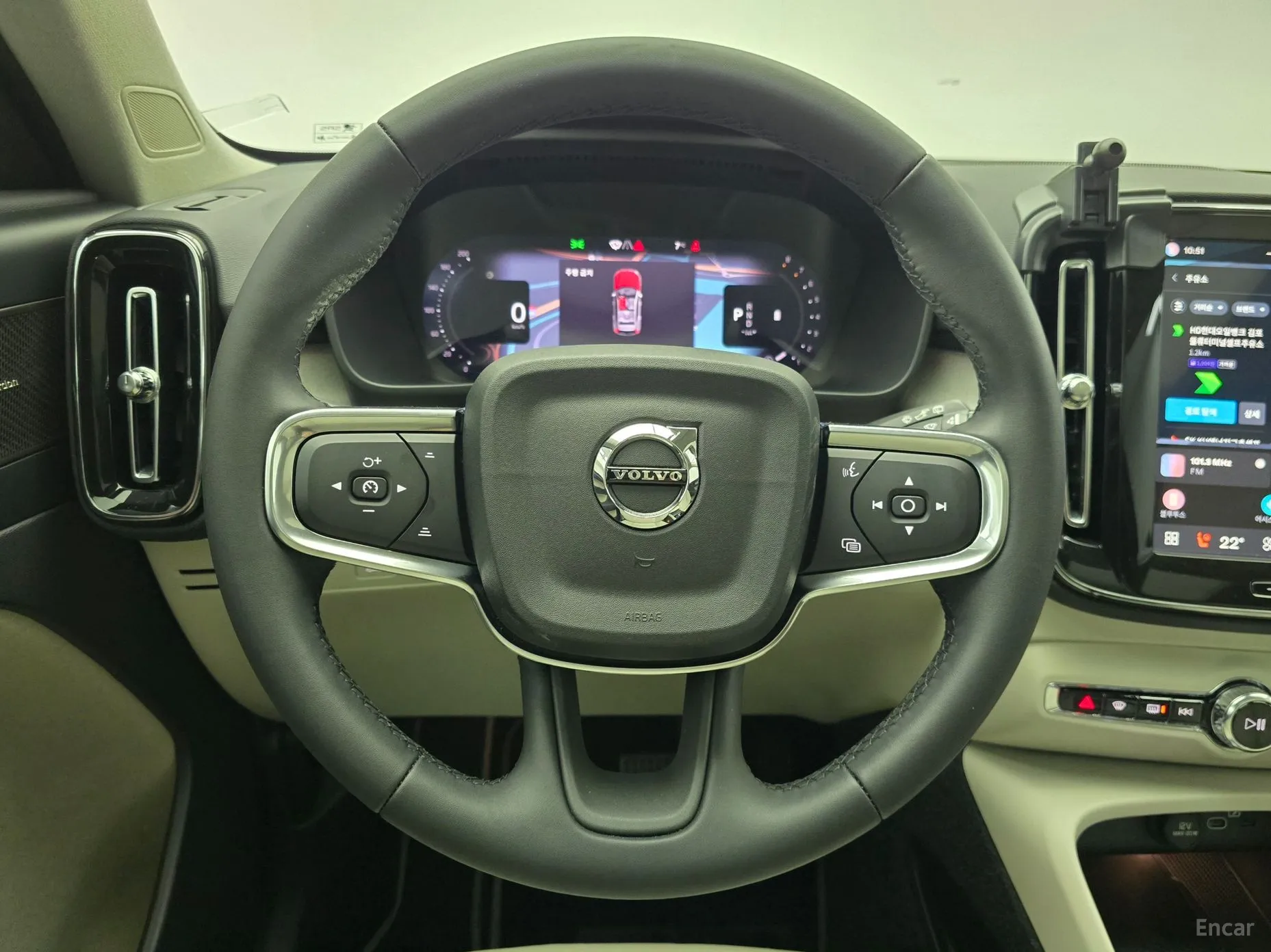 Volvo XC40 превью 13