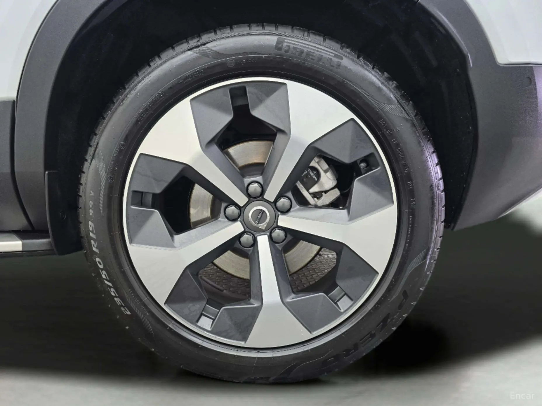 Volvo XC40 превью 5