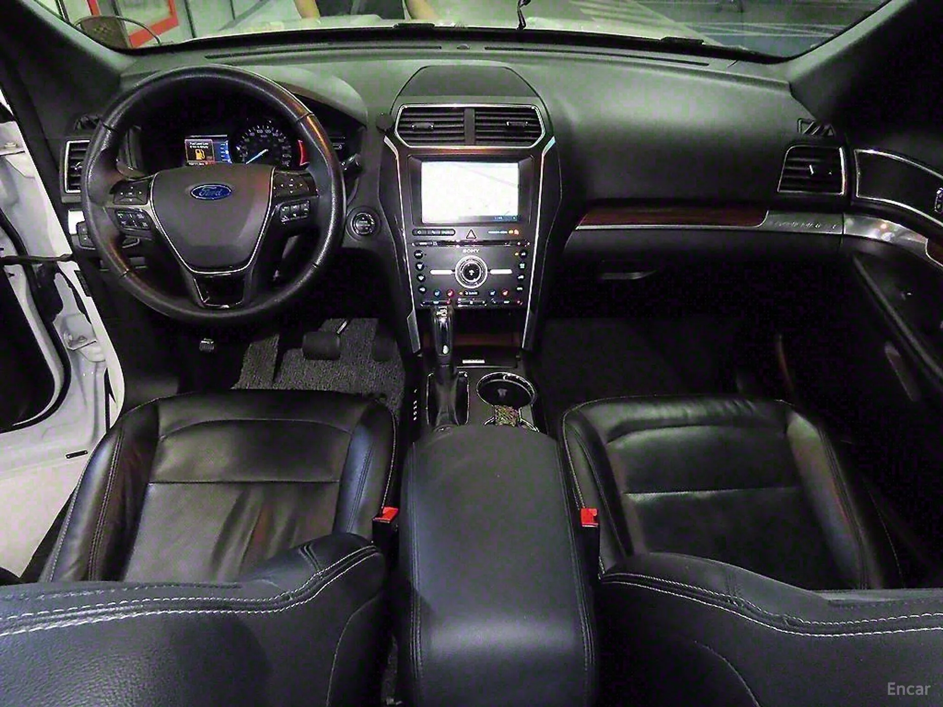 Ford Explorer превью 10