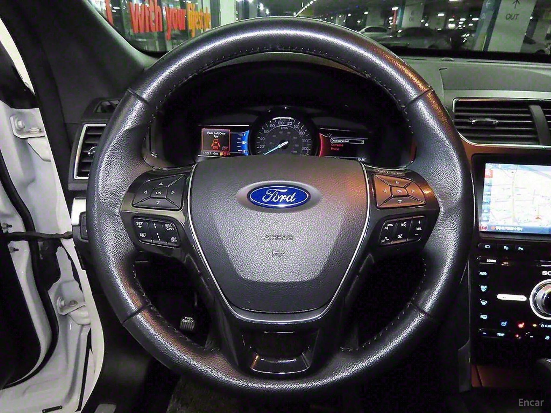 Ford Explorer превью 12