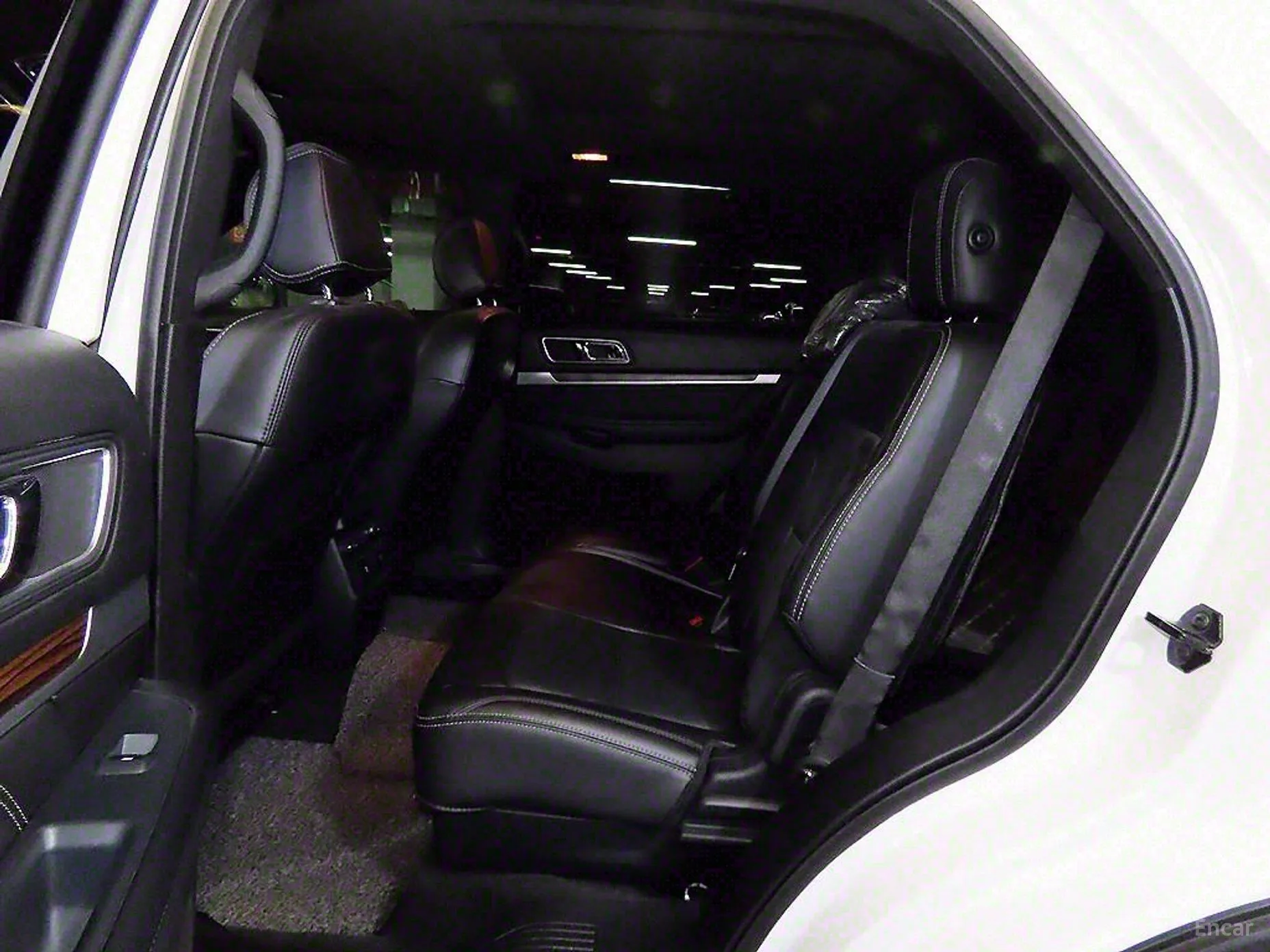 Ford Explorer превью 7