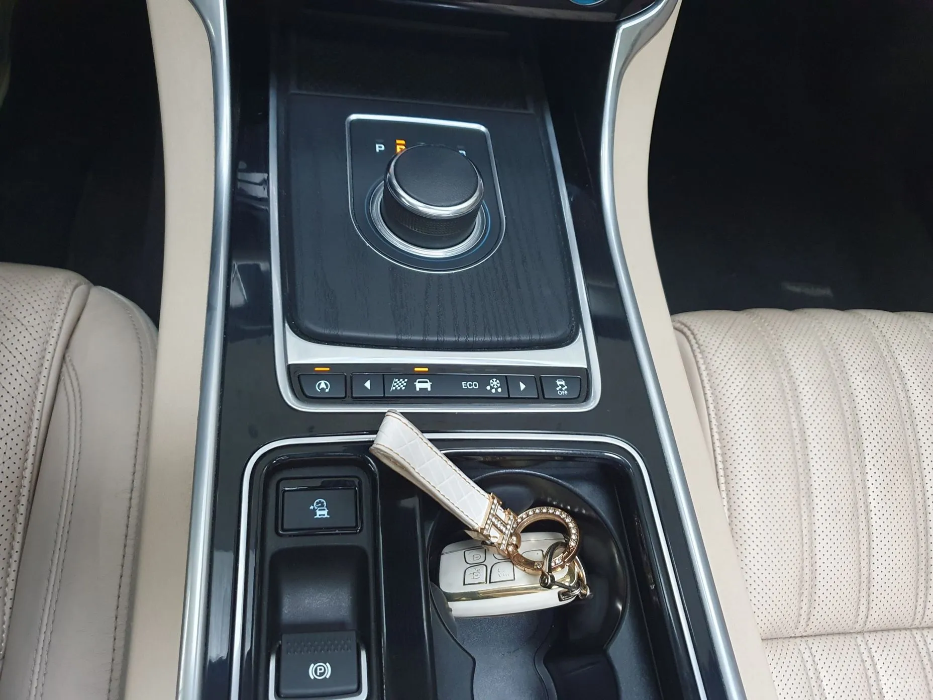 Jaguar XF (x260) превью 9