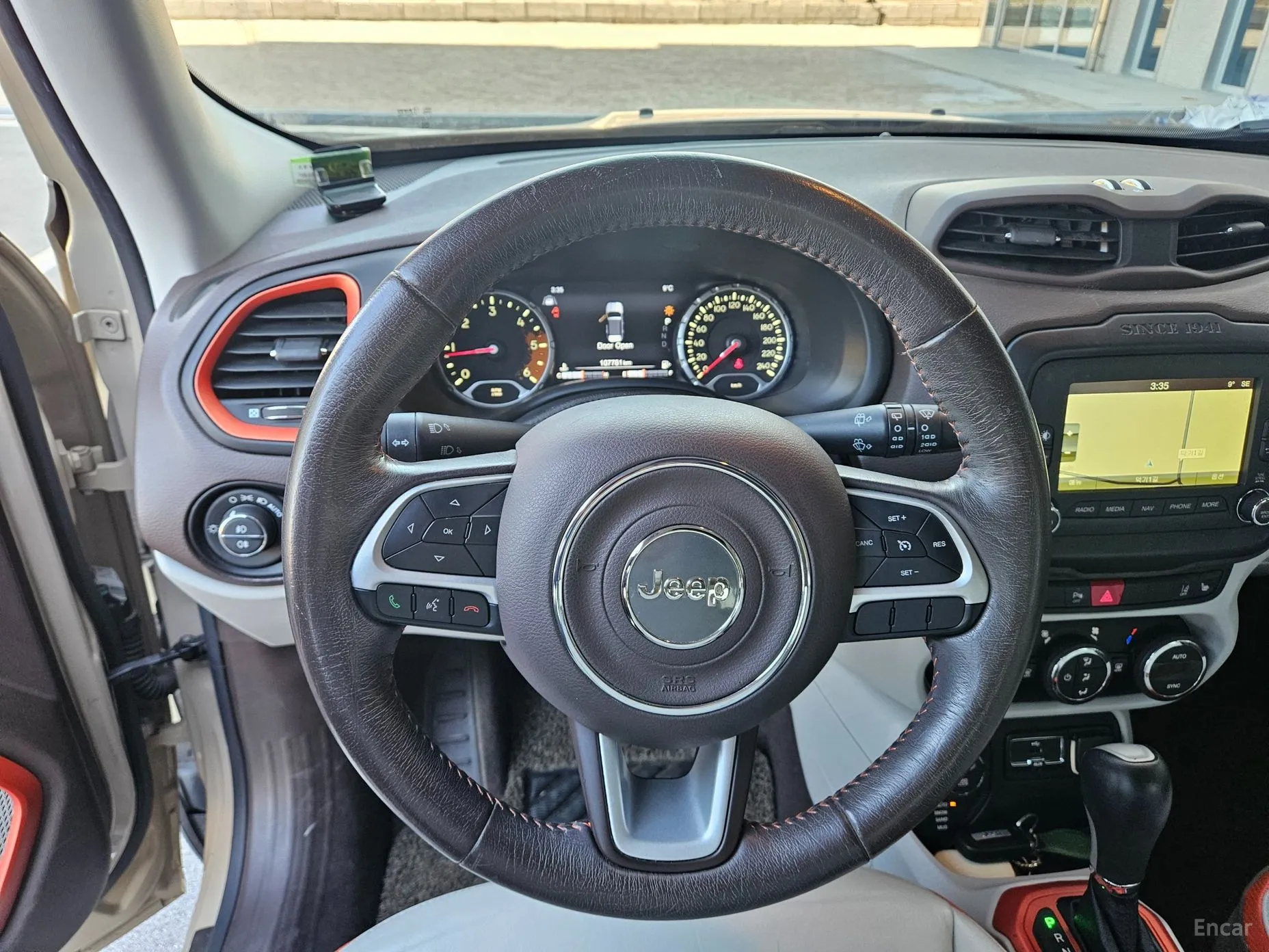 Jeep Renegade превью 13