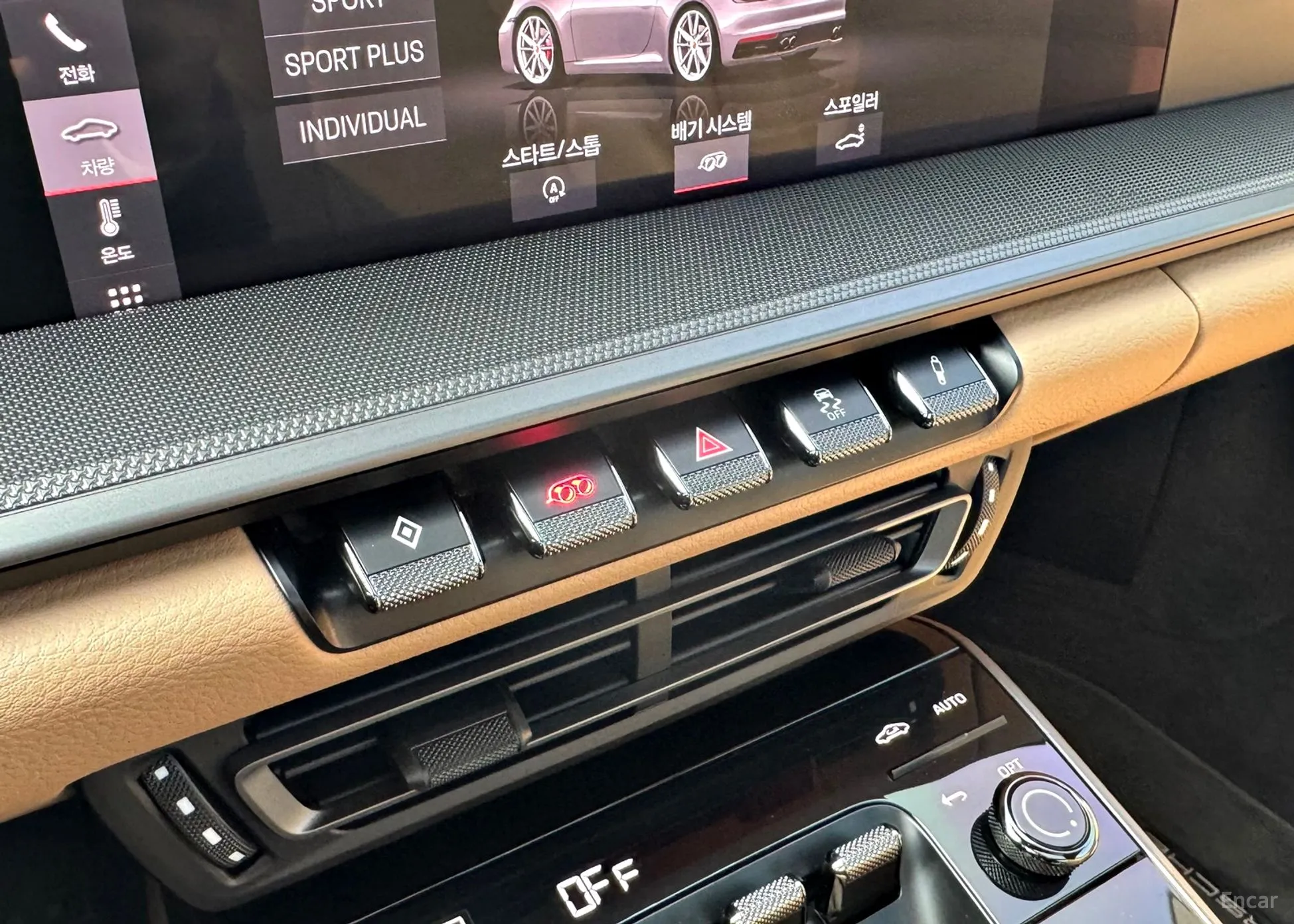 Porsche 911 (992) превью 10