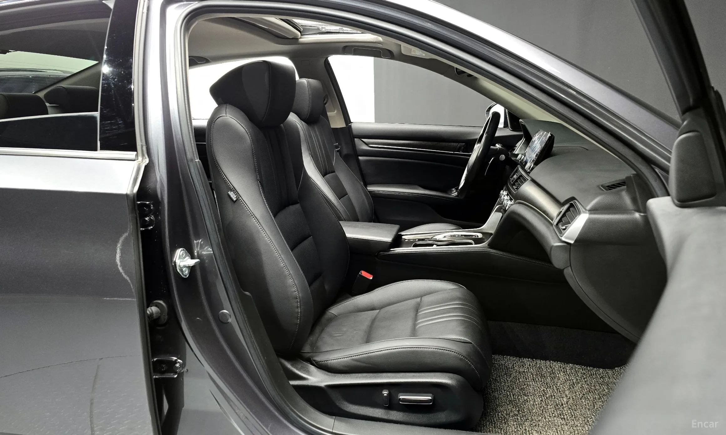 Honda Accord 10th Generation превью 10