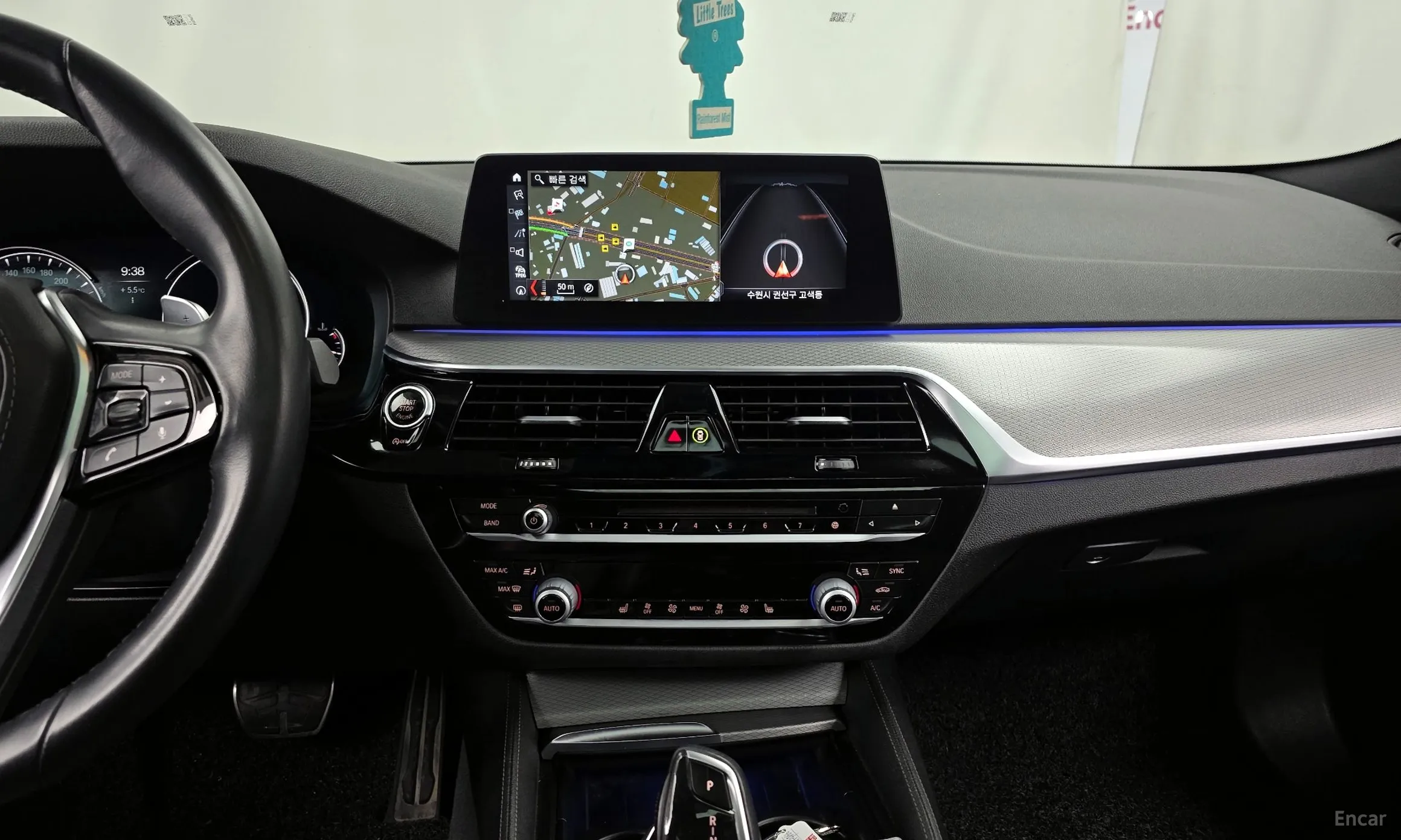 BMW 5 Series (G30) превью 14