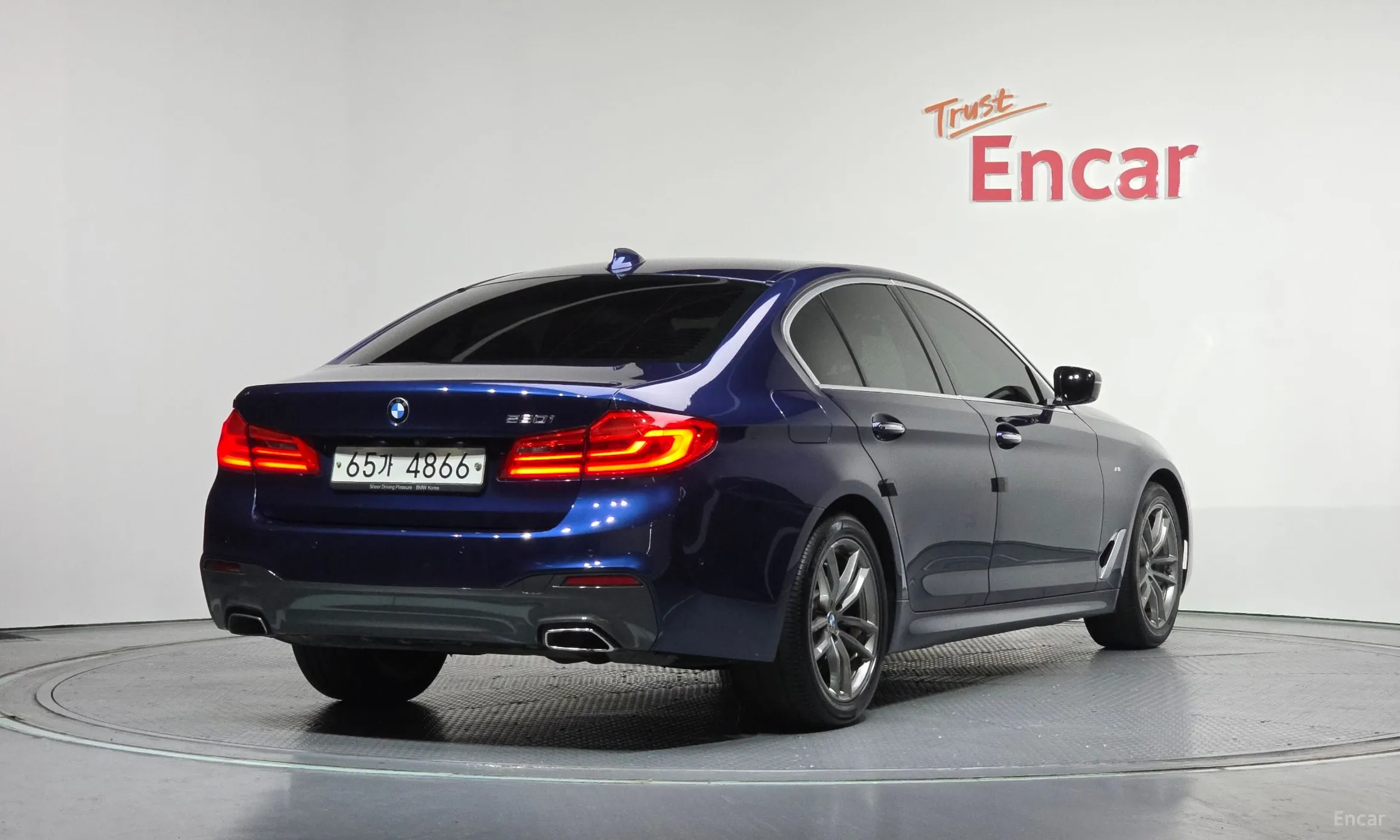 BMW 5 Series (G30) превью 2