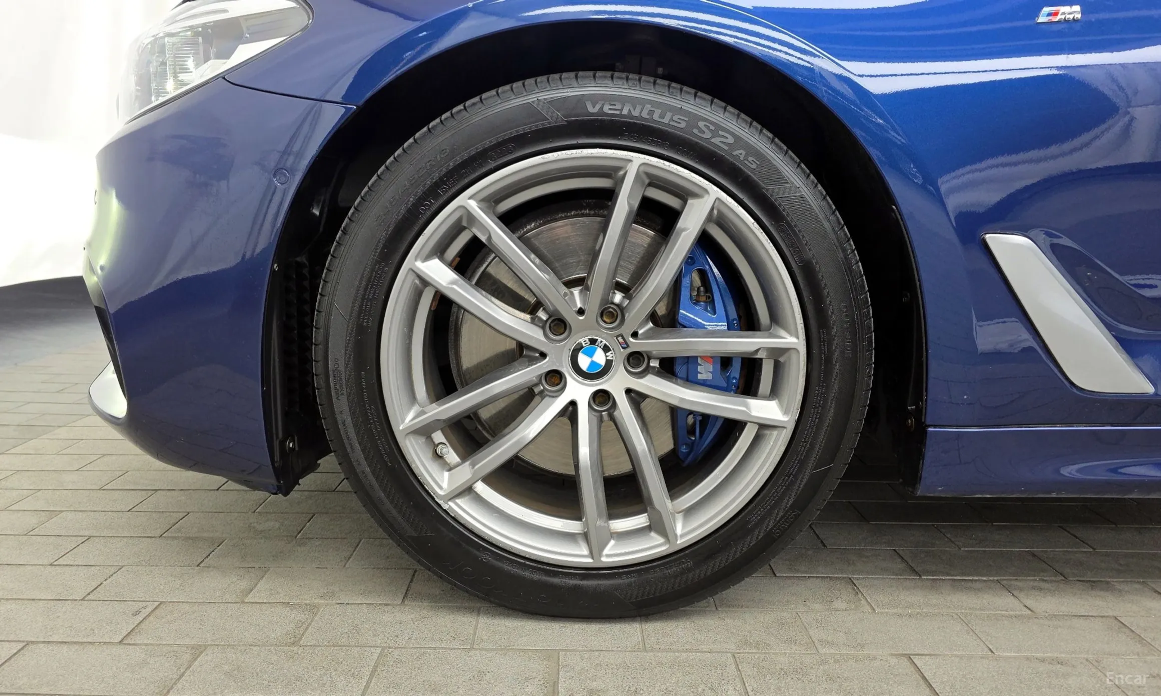 BMW 5 Series (G30) превью 5