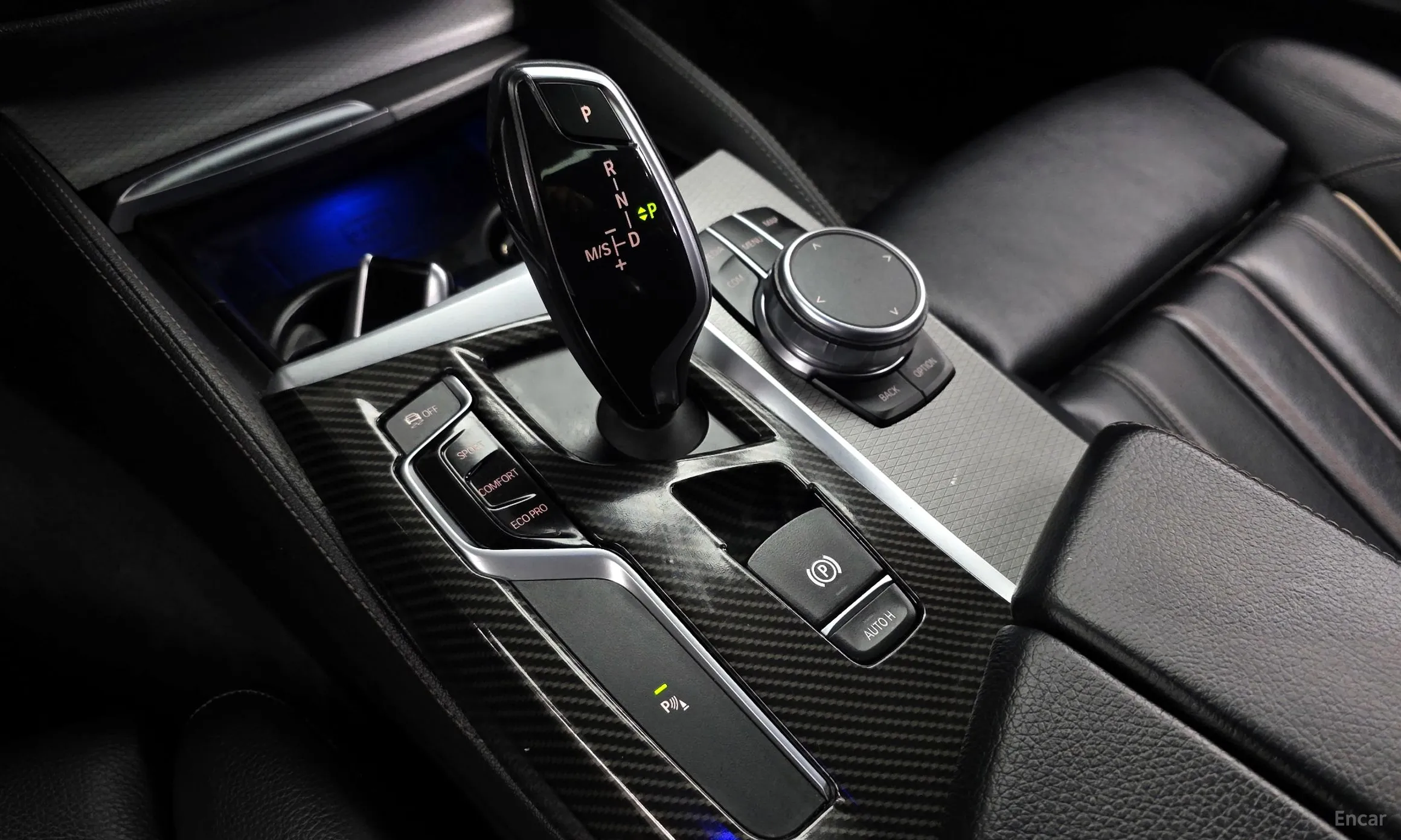 BMW 5 Series (G30) превью 9