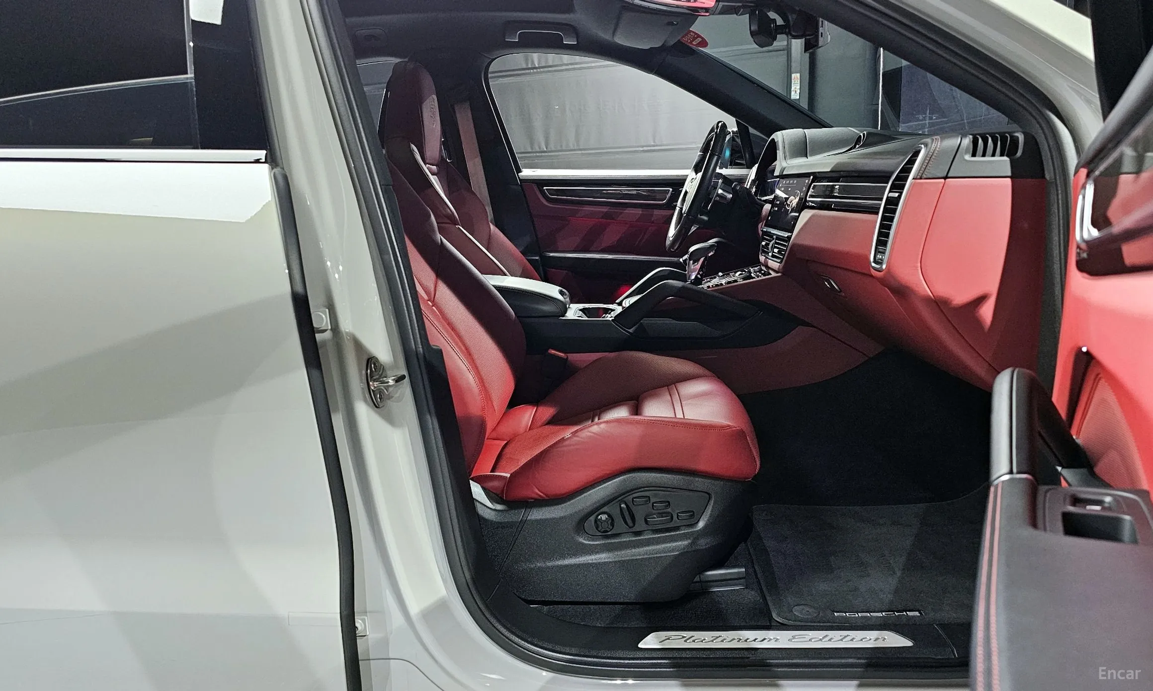 Porsche Cayenne (PO536) превью 11