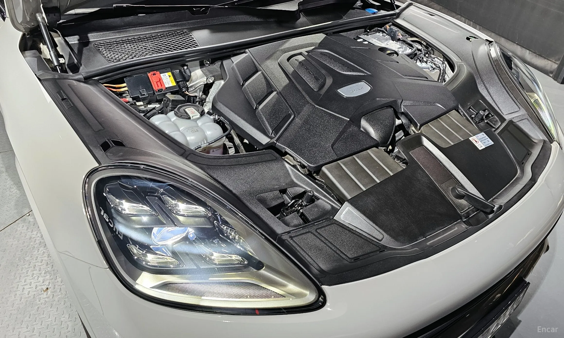 Porsche Cayenne (PO536) превью 6