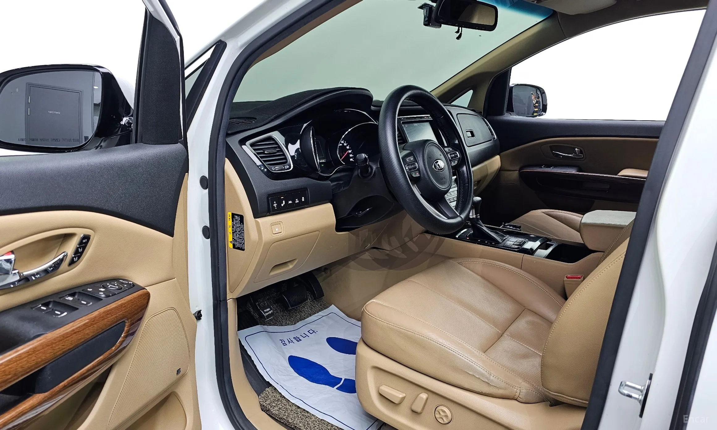 Kia Carnival превью 10