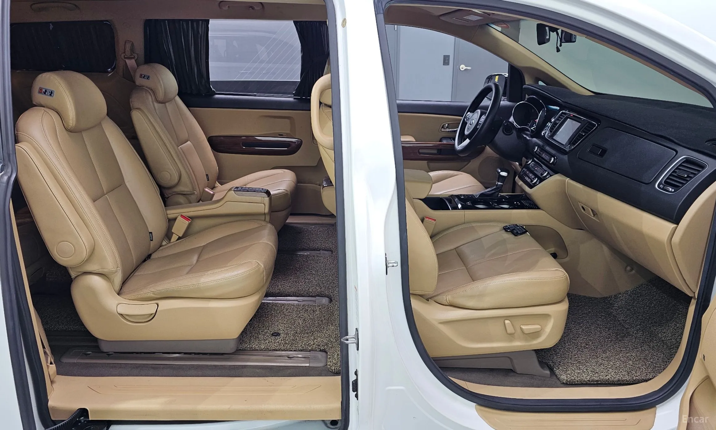 Kia Carnival превью 11