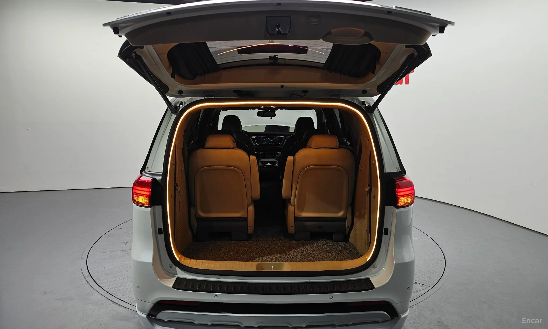 Kia Carnival превью 20