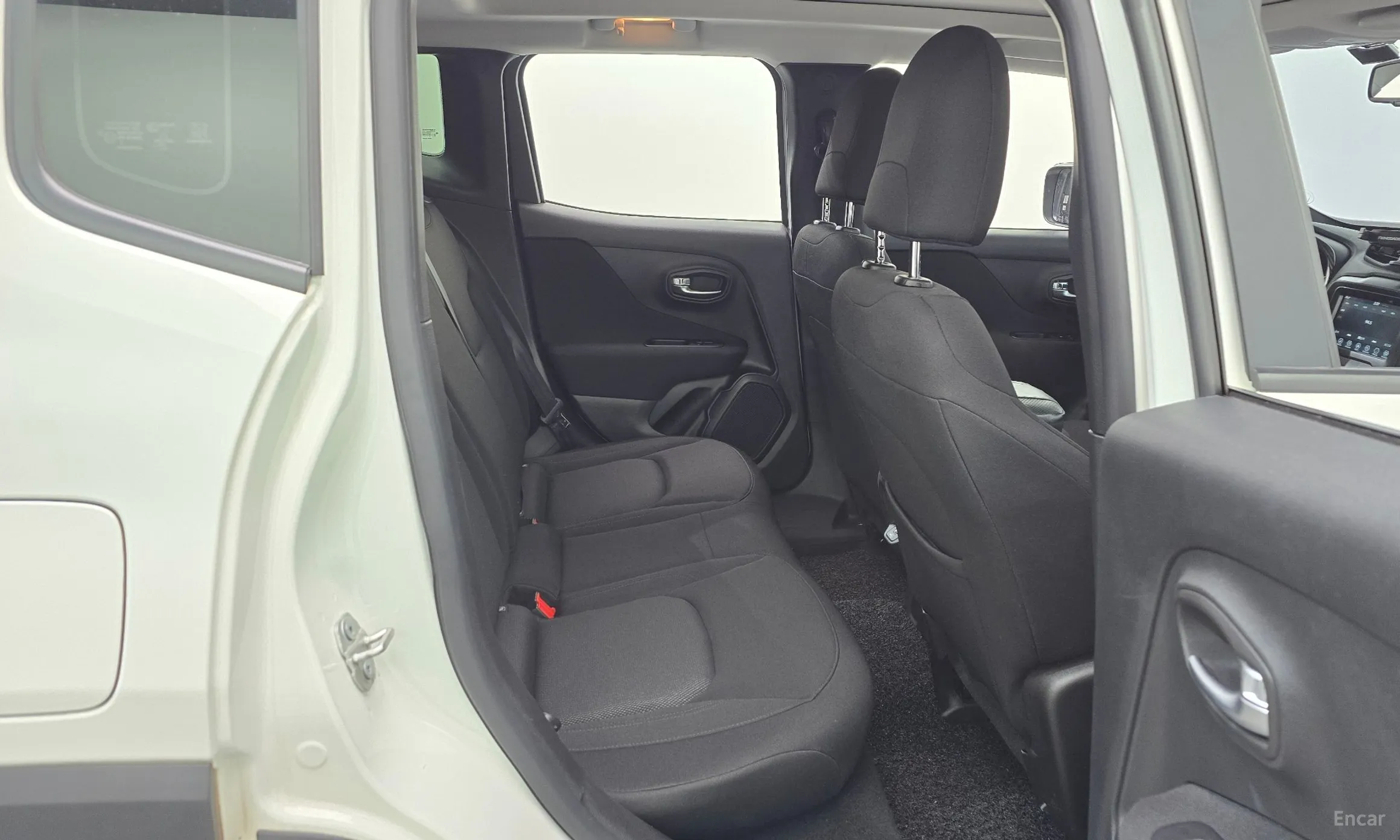 Jeep Renegade превью 12