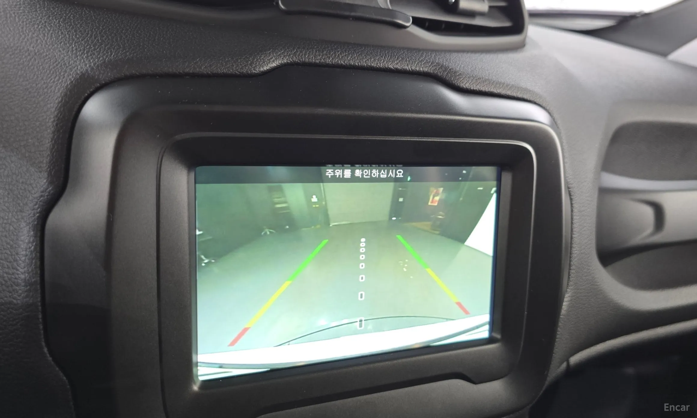 Jeep Renegade превью 15