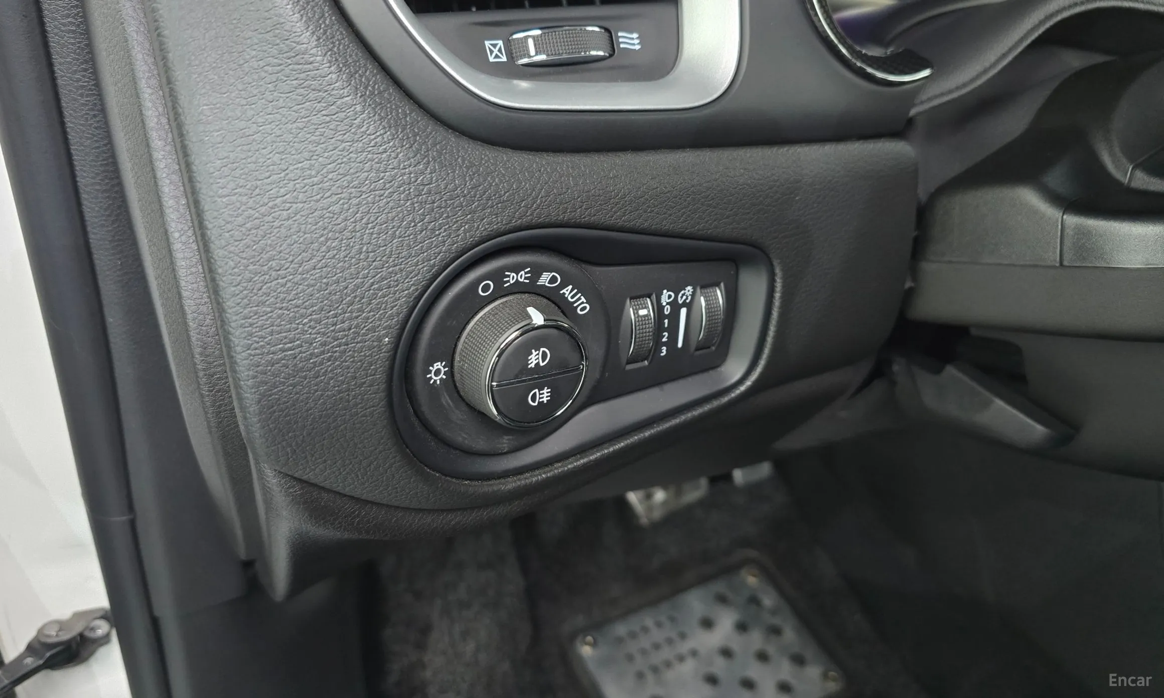 Jeep Renegade превью 18