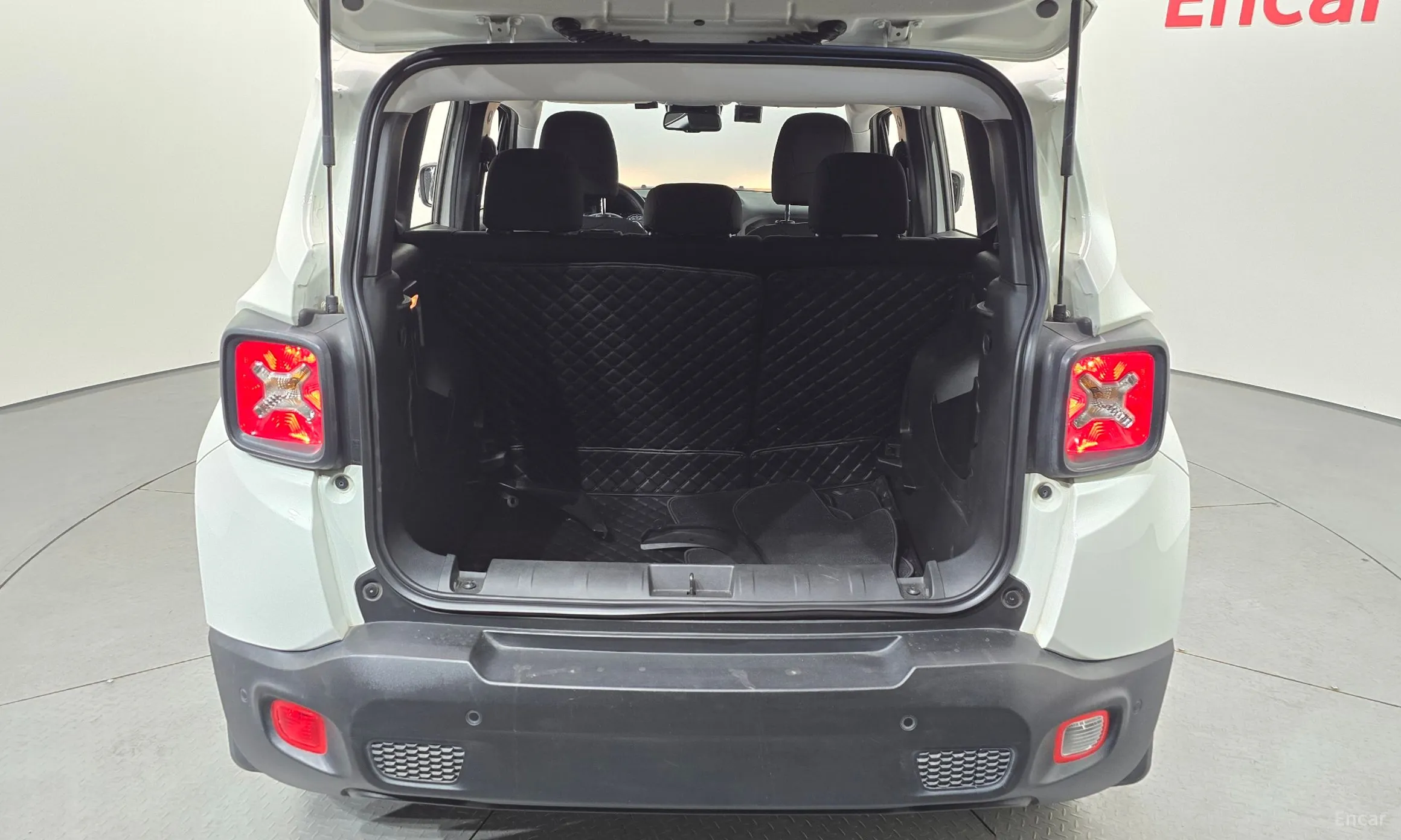 Jeep Renegade превью 20