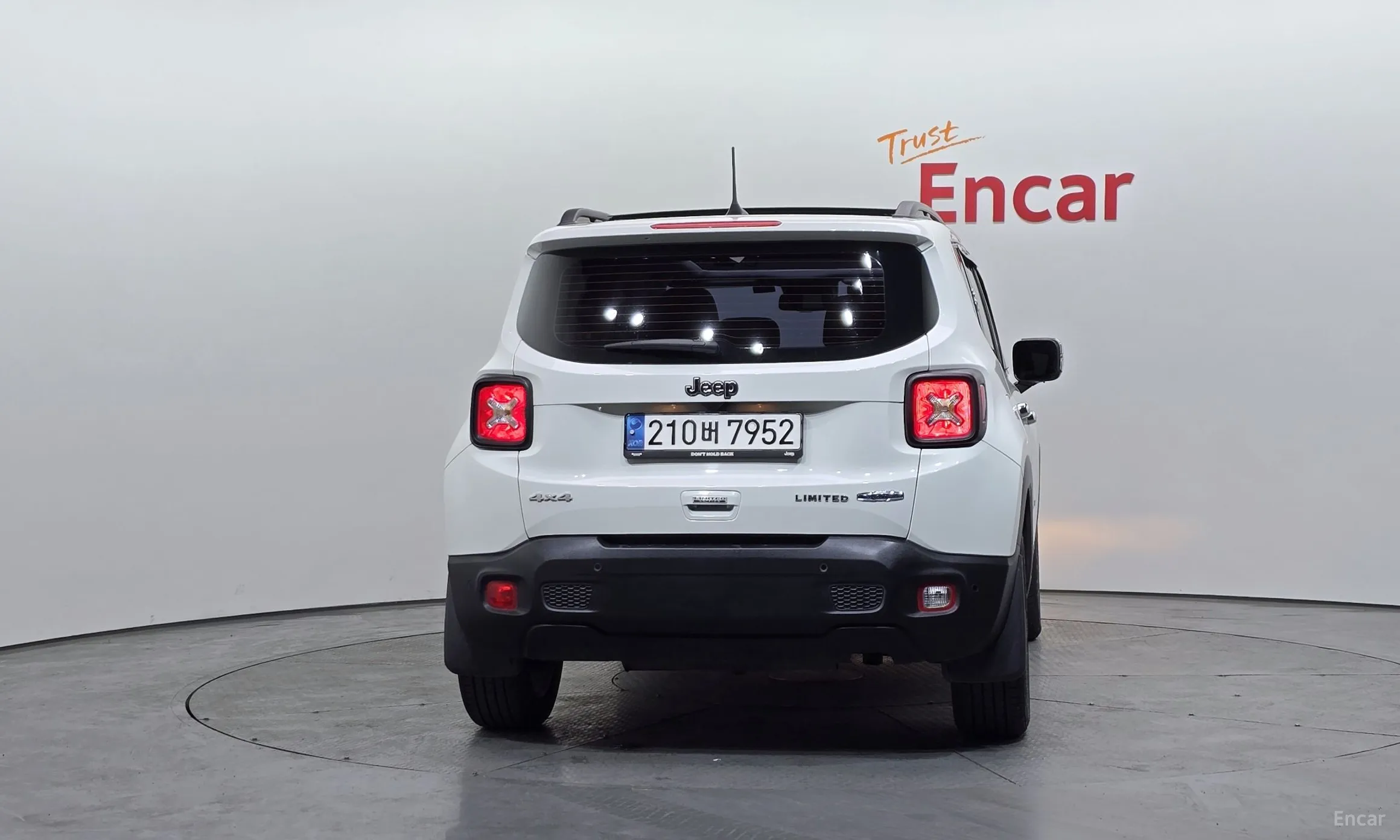 Jeep Renegade превью 4