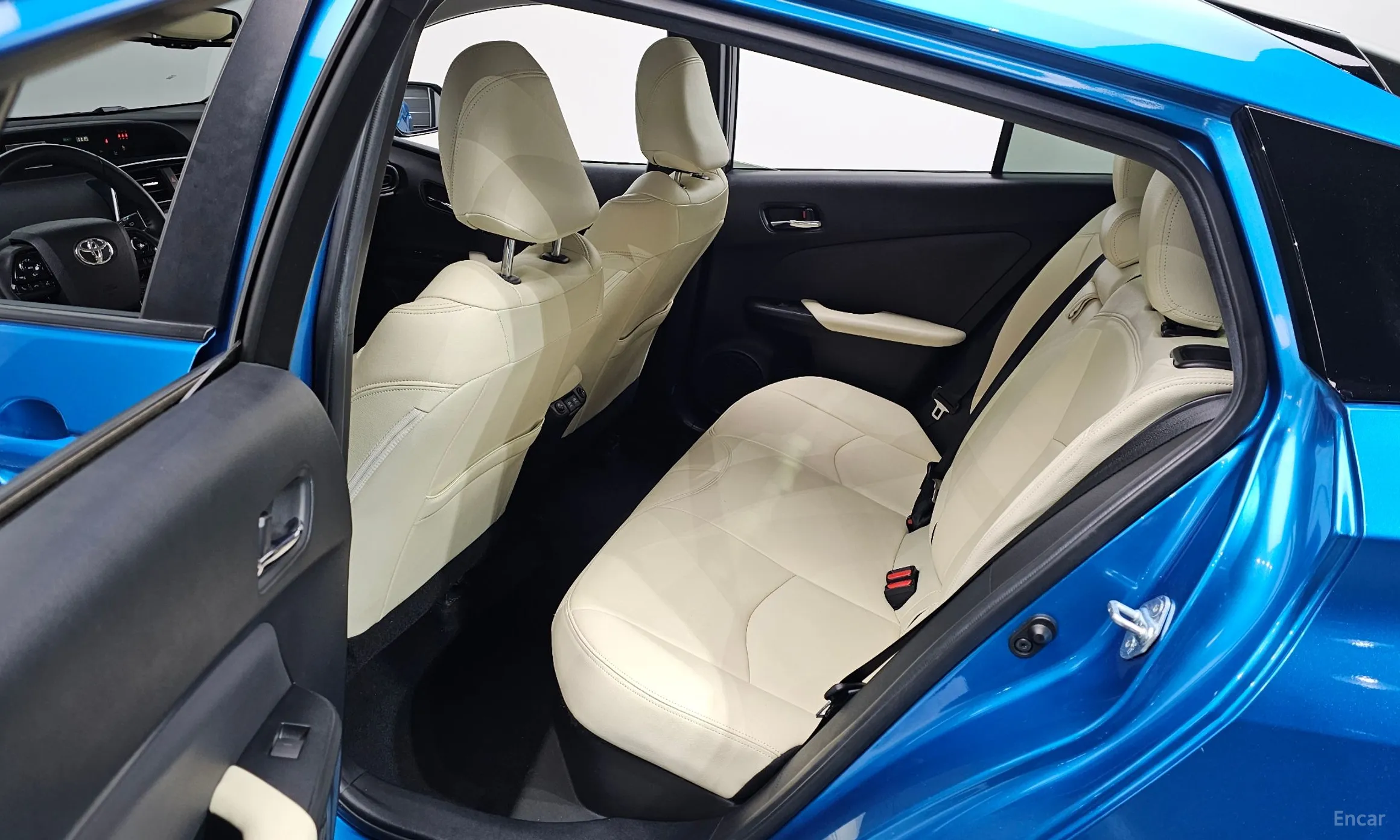 Toyota Prius 4th Generation превью 18
