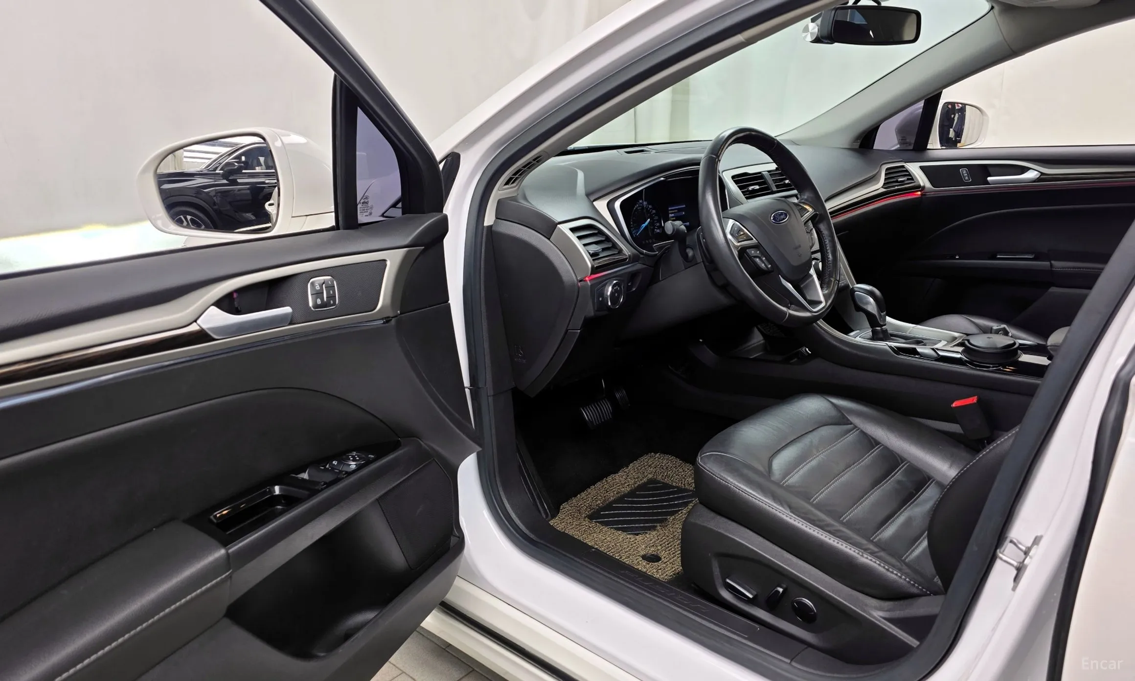 Ford Fusion превью 10
