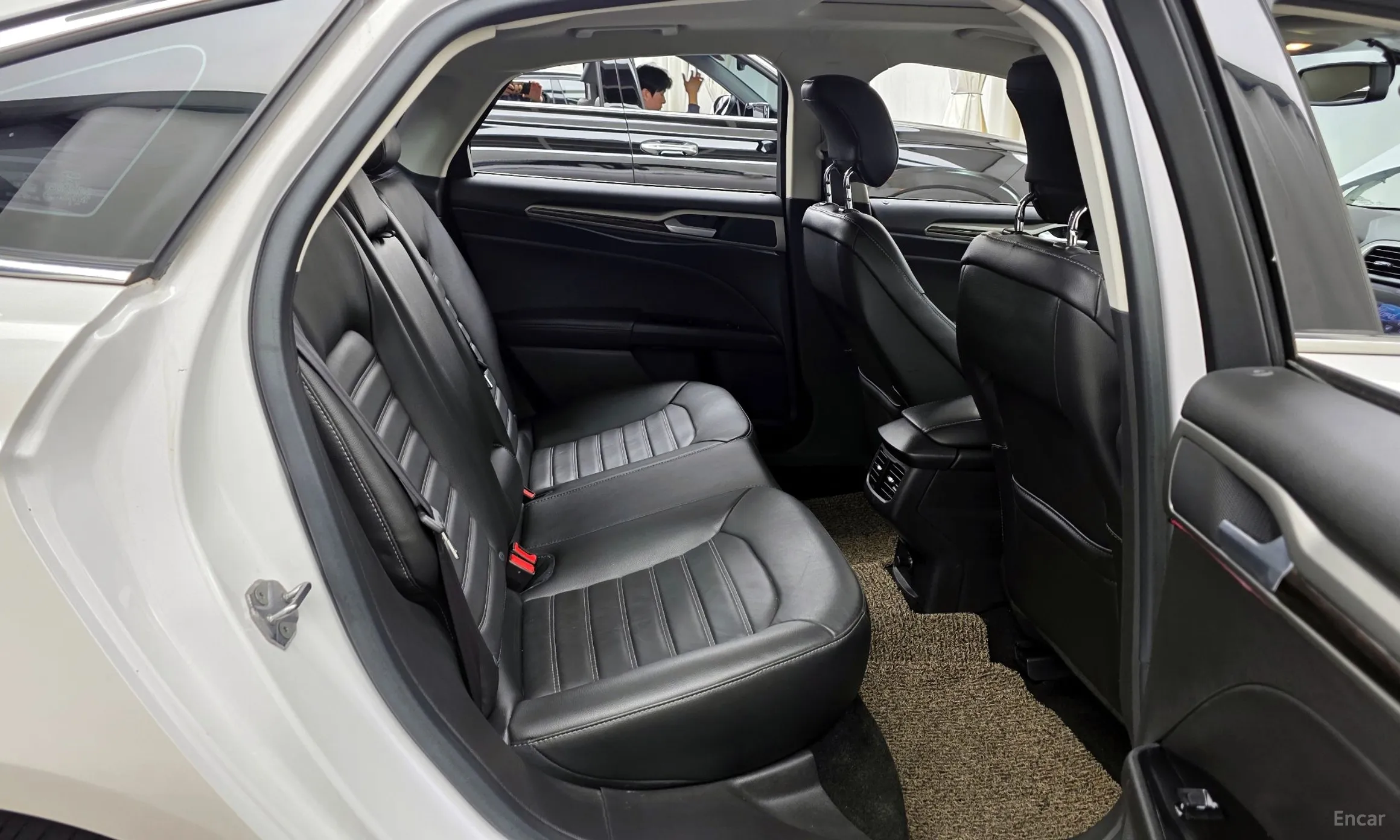 Ford Fusion превью 12