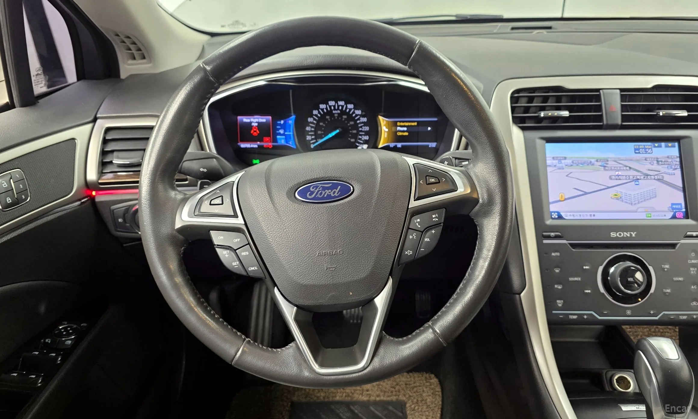 Ford Fusion превью 13