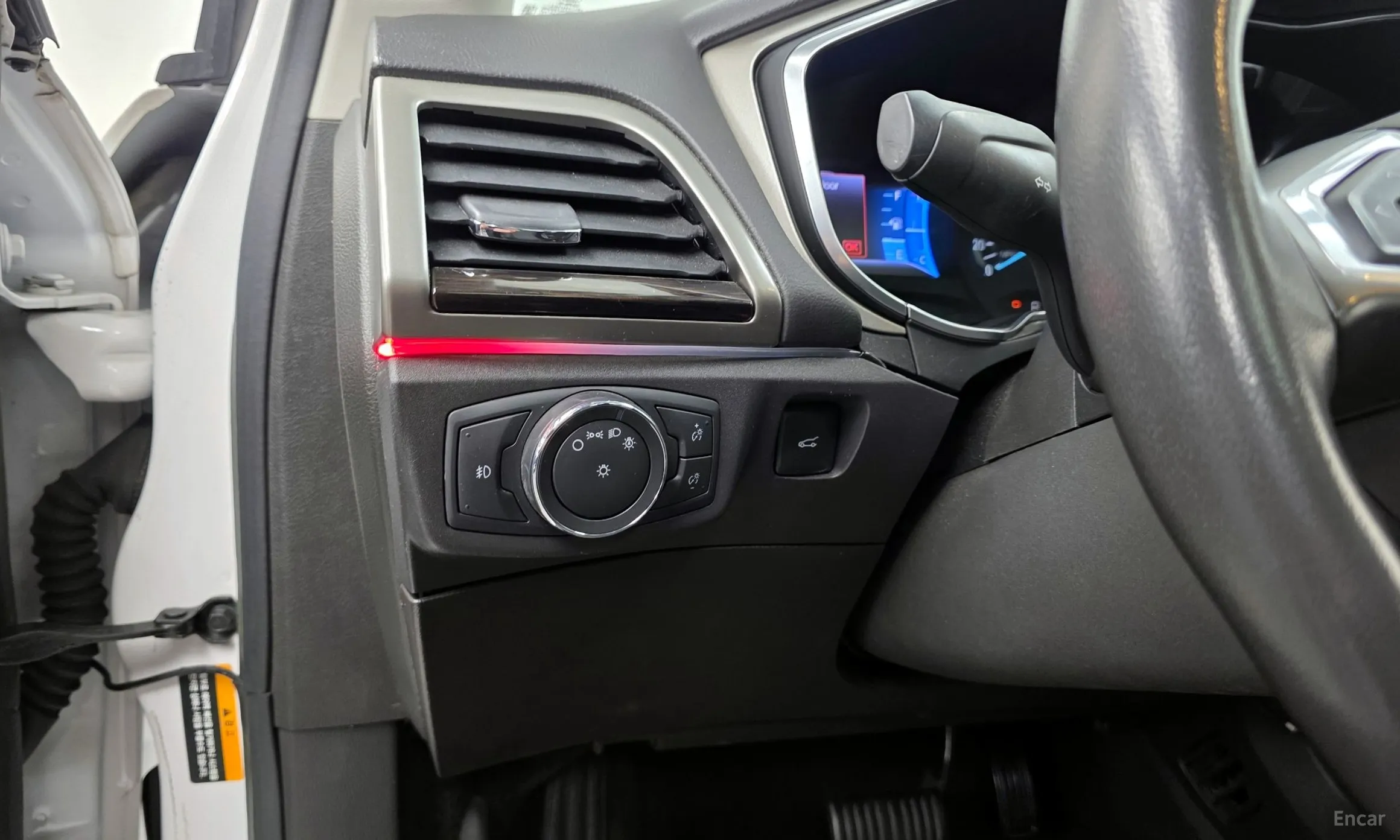 Ford Fusion превью 16