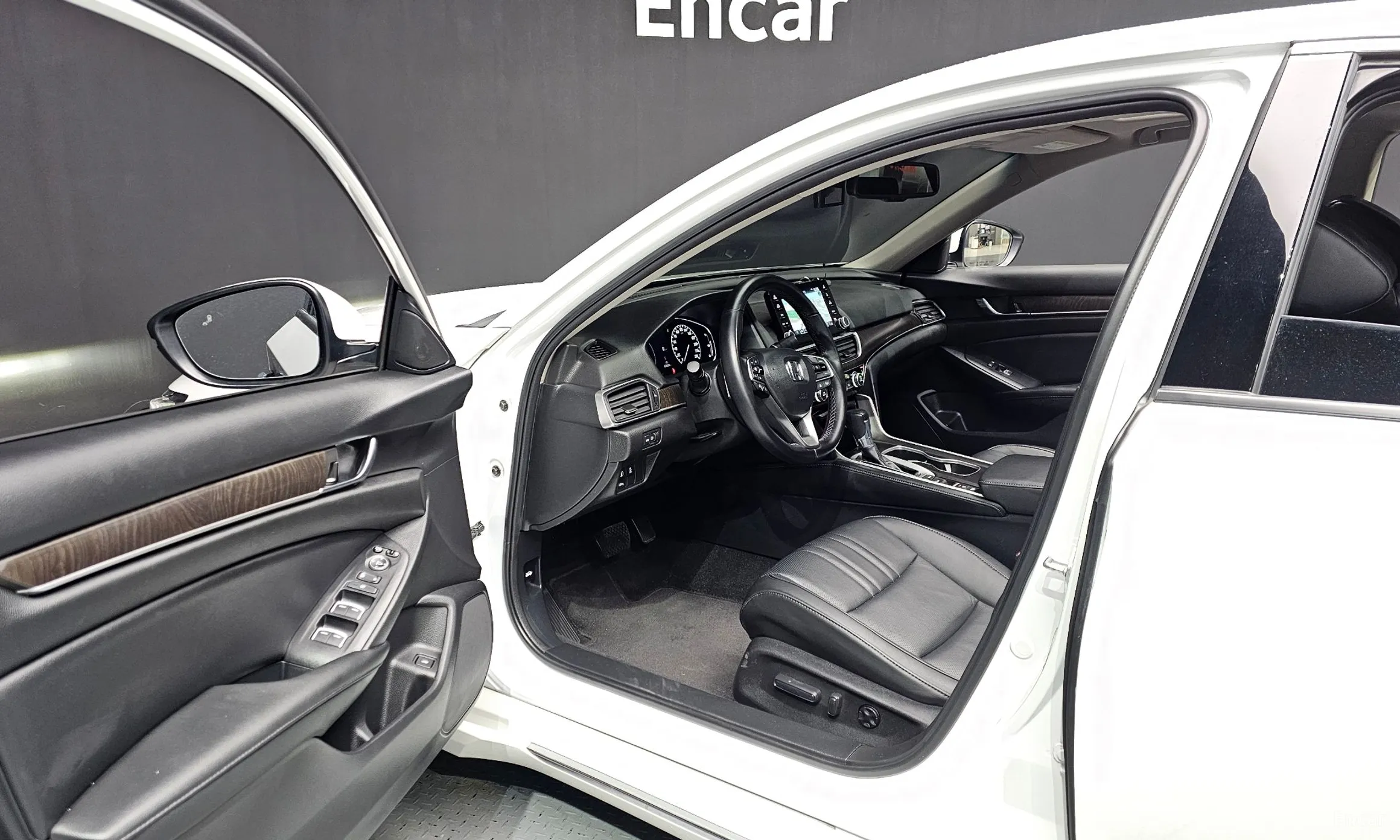 Honda Accord 10th Generation превью 10