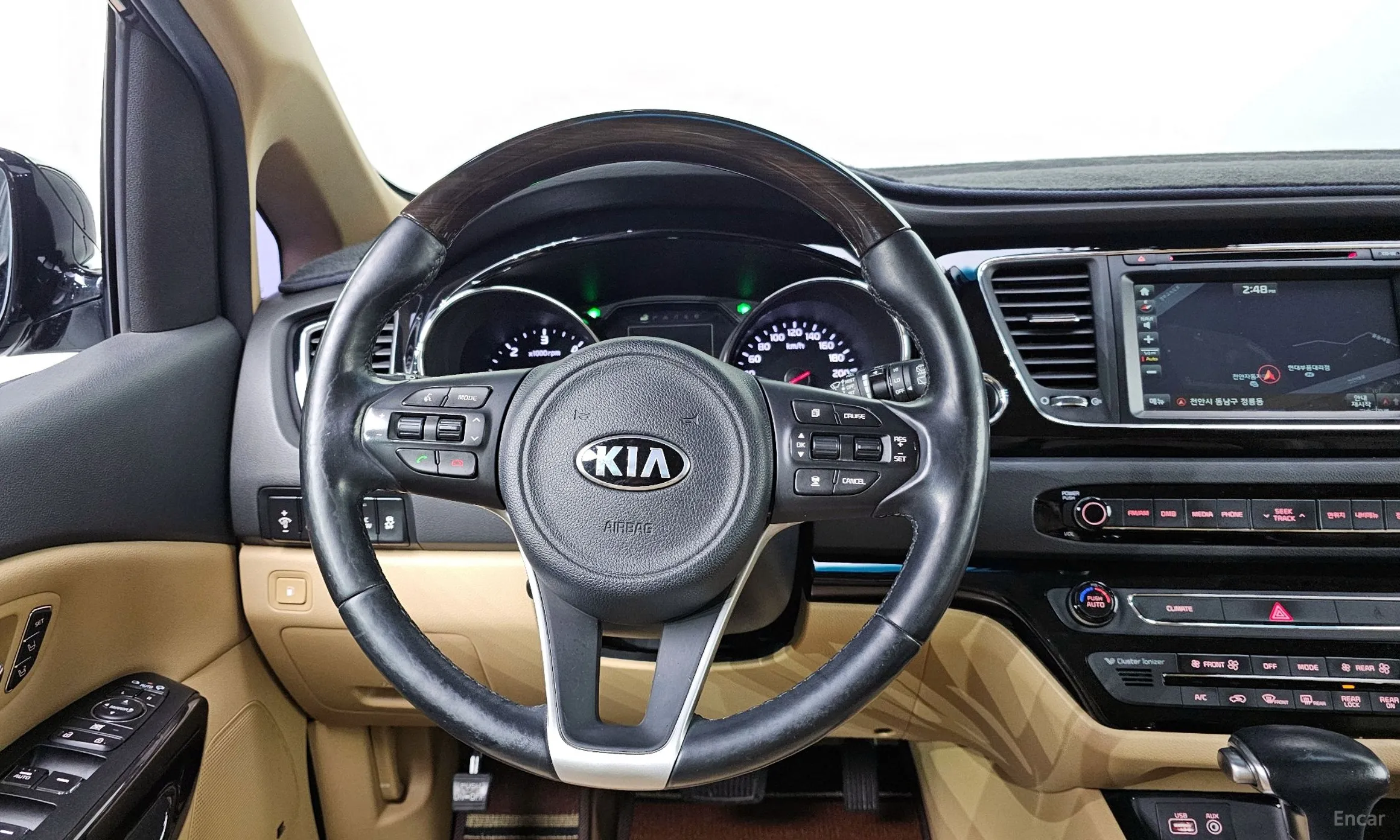 Kia Carnival превью 15