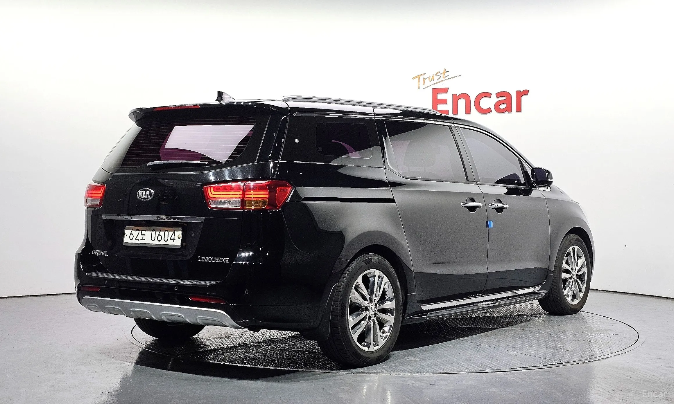 Kia Carnival превью 2
